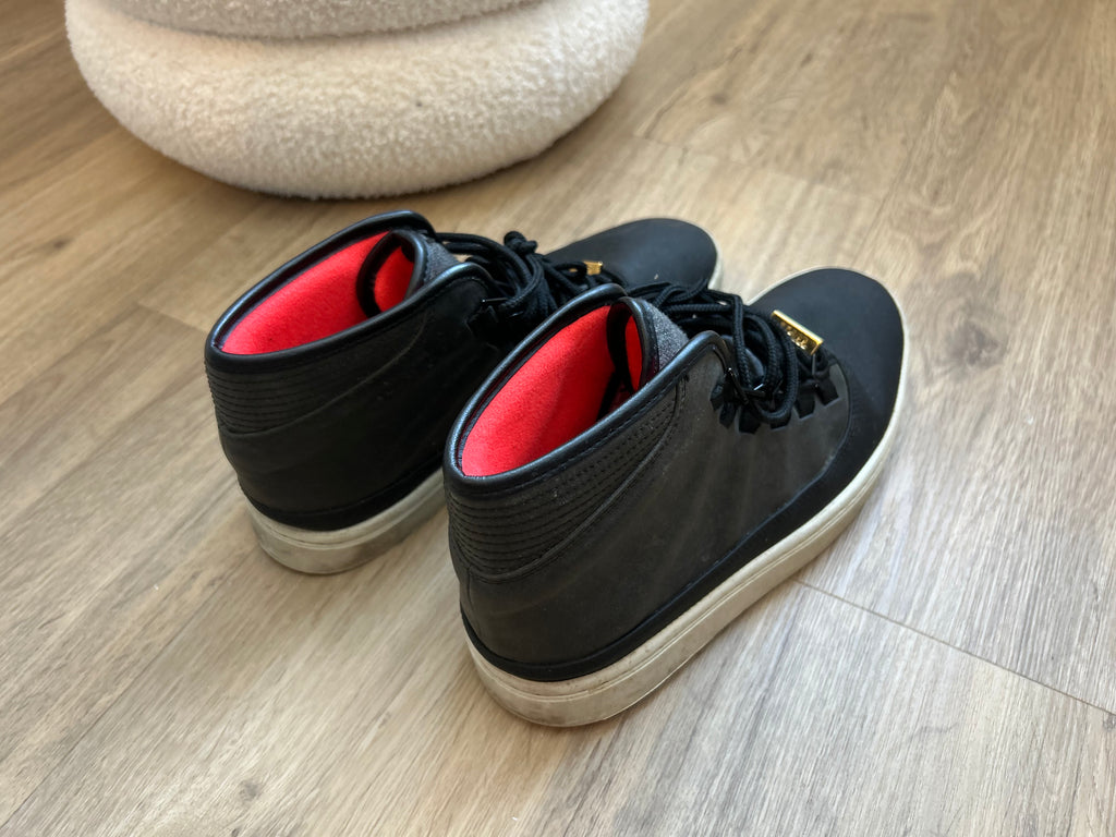 Nike Air Jordan Westbrook 0 'Holiday', Schwarz/Grau, Gr. 42, guter Zustand
