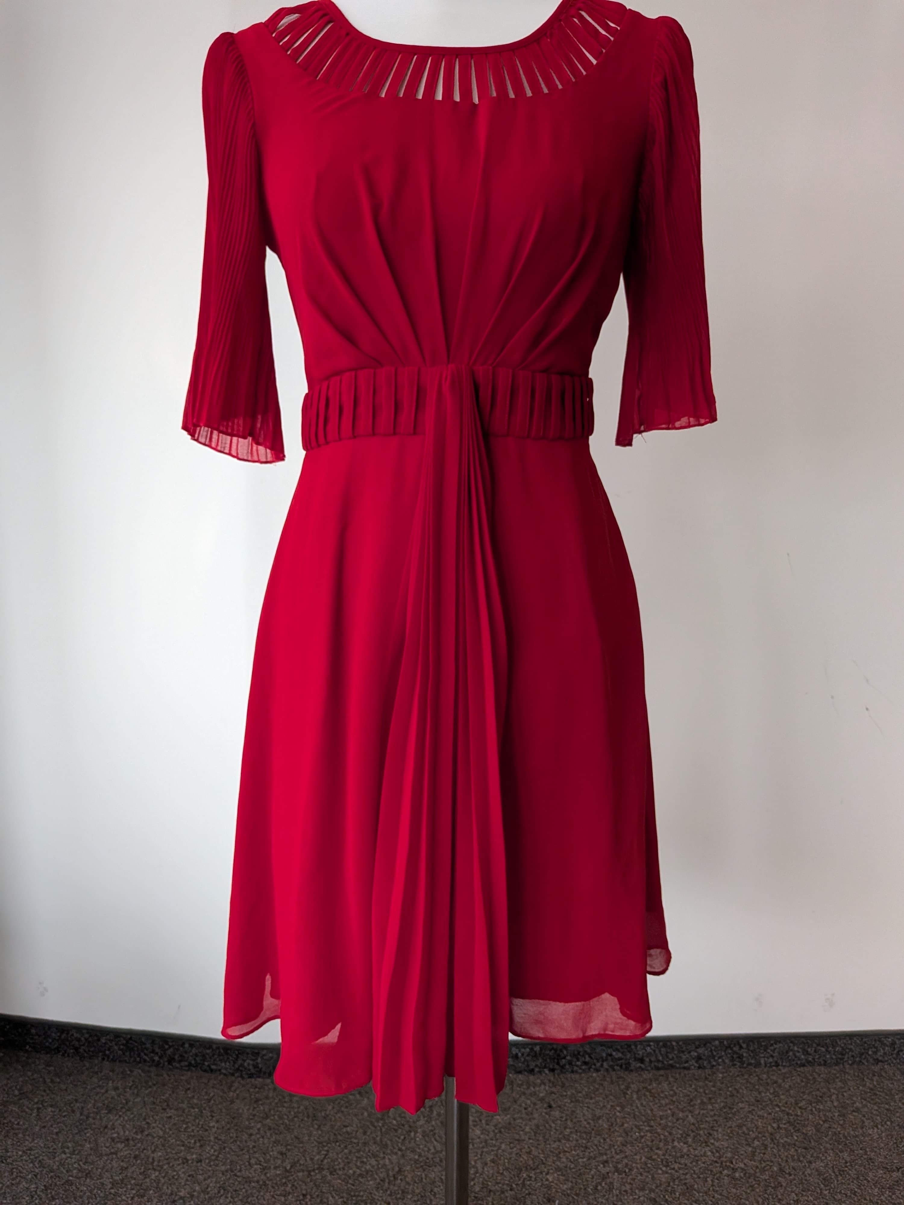 Fever London Rotes Plisseekleid – EU 36 – Guter Zustand