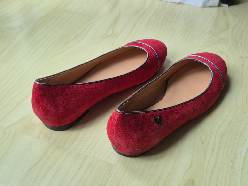 Gianfranco Ferré Rote Wildleder-Ballerinas | EU 37.5 | Gebraucht