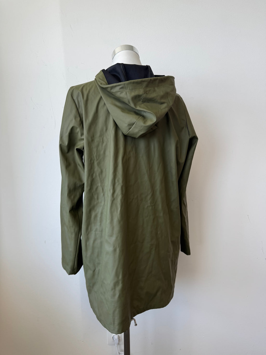Jacqueline de Yong Regenmantel – Light Olive Green, Größe L, Sehr Gut