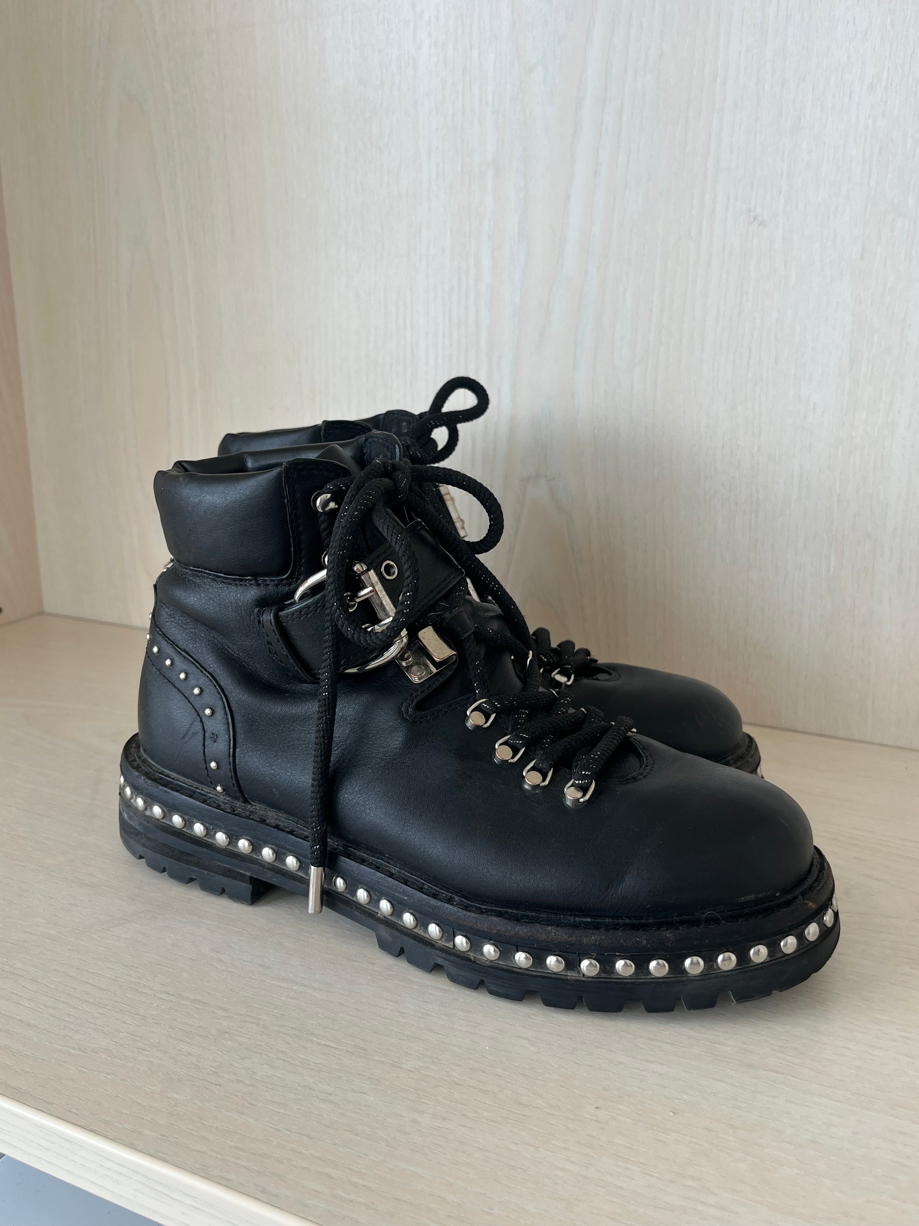 Lola Cruz Leder Combat Boots Nieten Schwarz EU 37 Zustand Gut