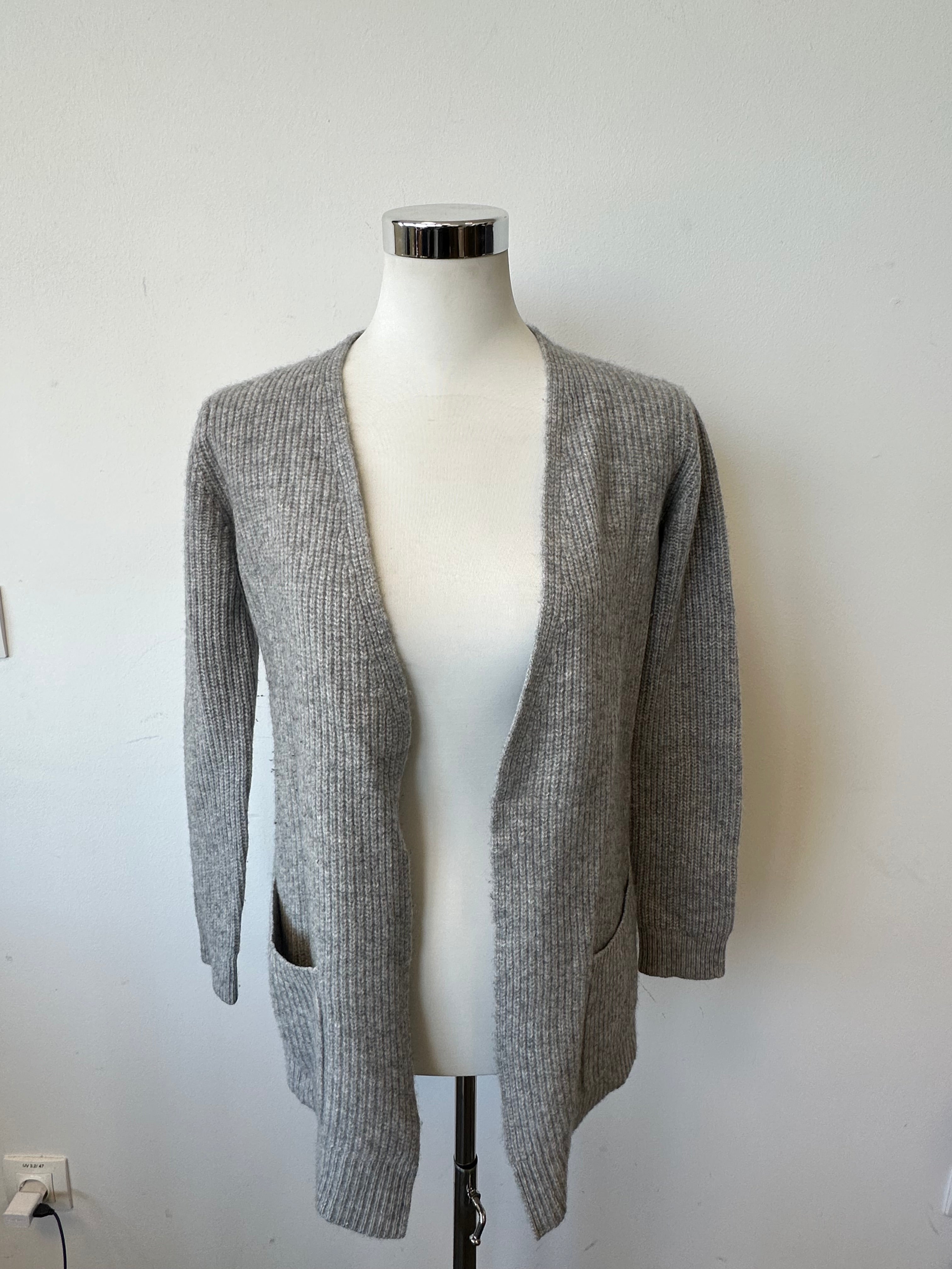 S. Marlon 100% Kaschmir Longline Cardigan S Hellgrau Sehr Gut