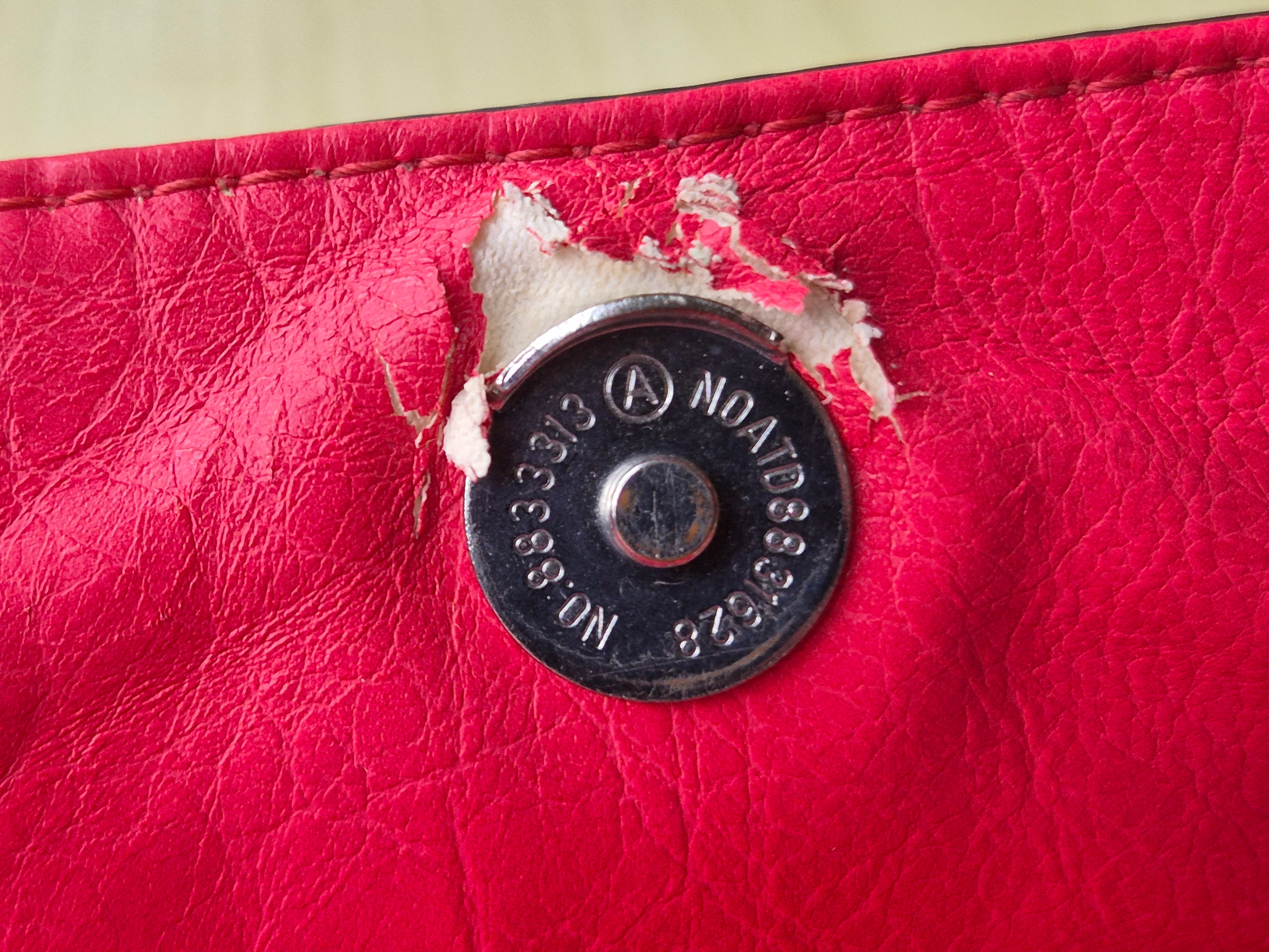 Guess 4G Logo Satchel/Schultertasche – Rot & Beige, Gebrauchter Zustand, 22x19cm