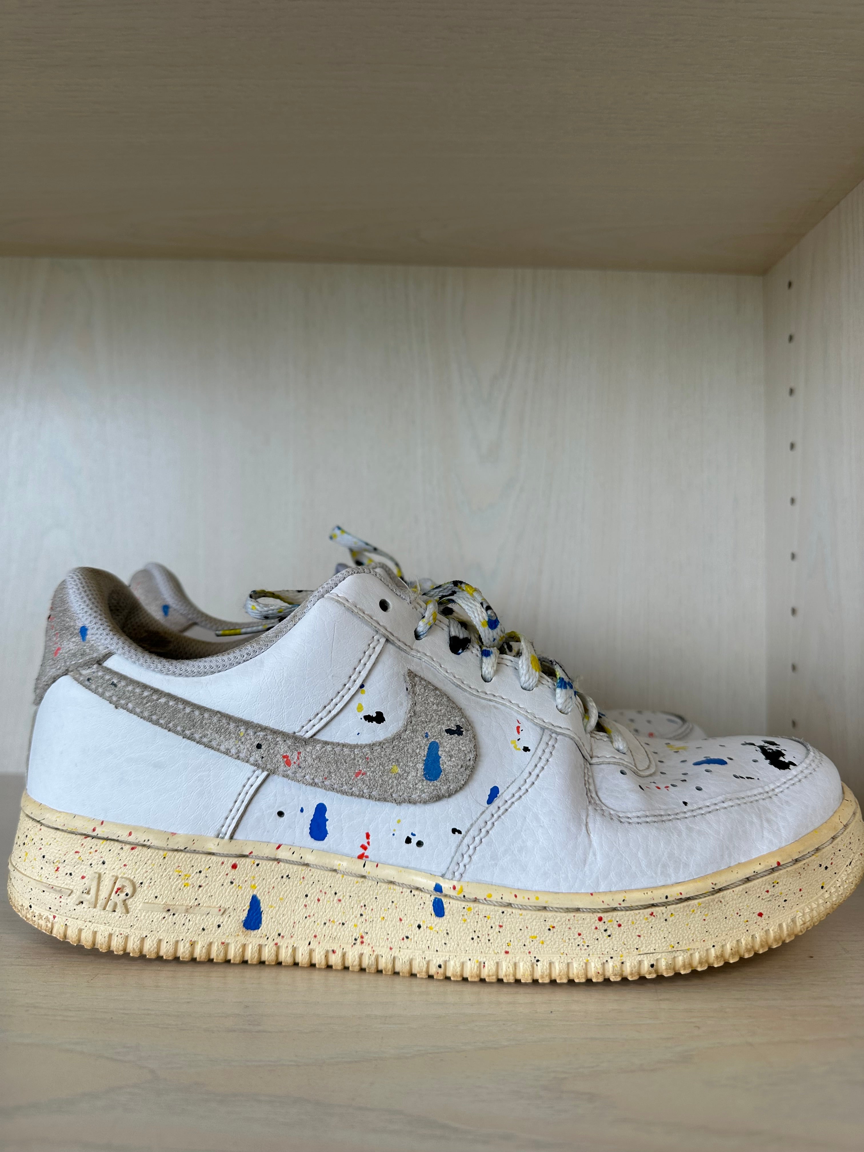 Nike Air Force 1 ’07 LV8 Paint Splatter – Weiß, EU 41, Guter Zustand