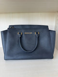 Michael Kors Selma Medium Satchel – Saffiano Leder, Schwarz, Gebraucht