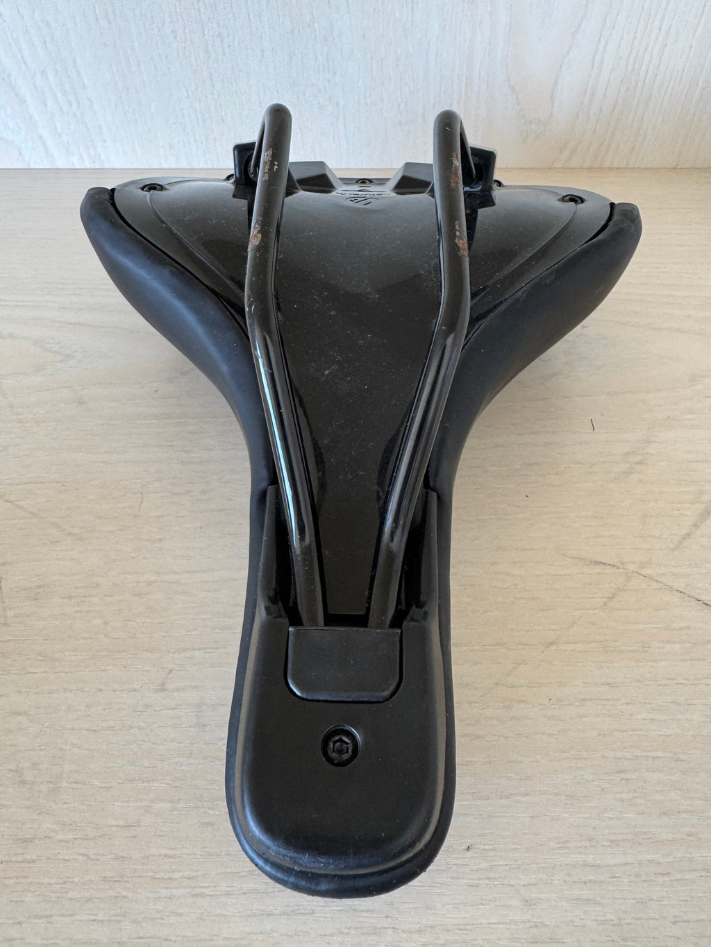 Ergon Allroad Core Pro Men Bicycle Saddle Black Standard Good Condition
