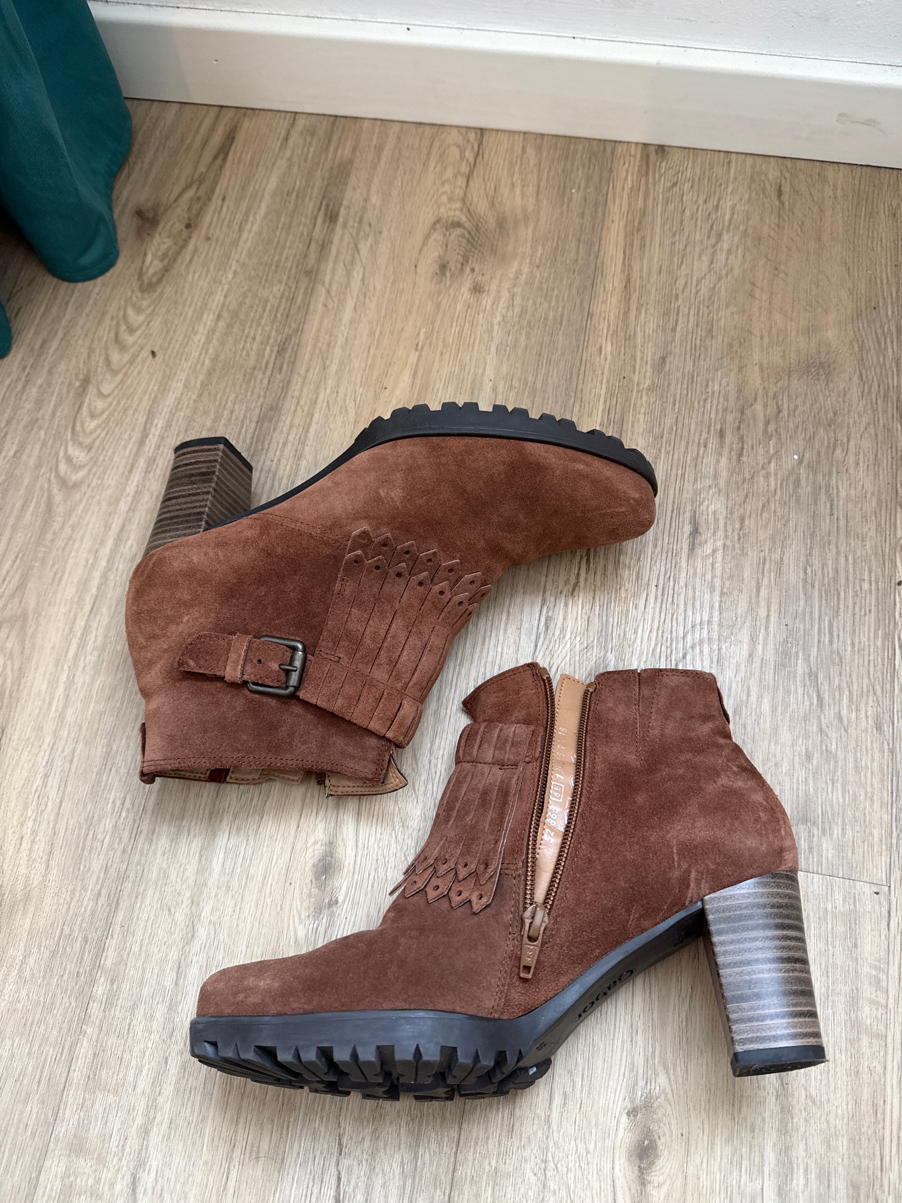 Gabor Wildleder-Stiefeletten mit Fransen, Gr. 39, Braun, wie neu