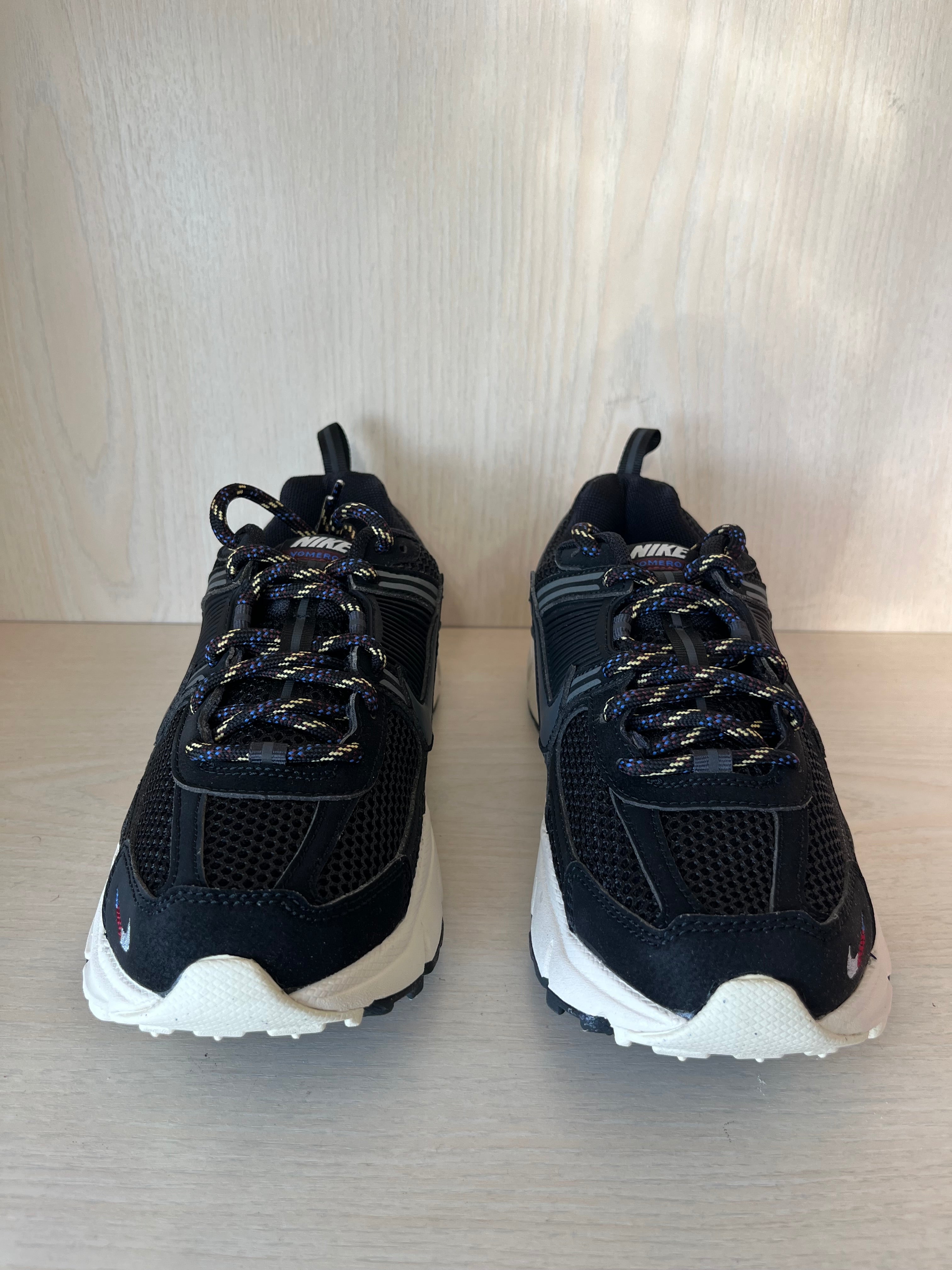 Nike Vomero 5 GS Black/Soft Pearl – EU 39 New