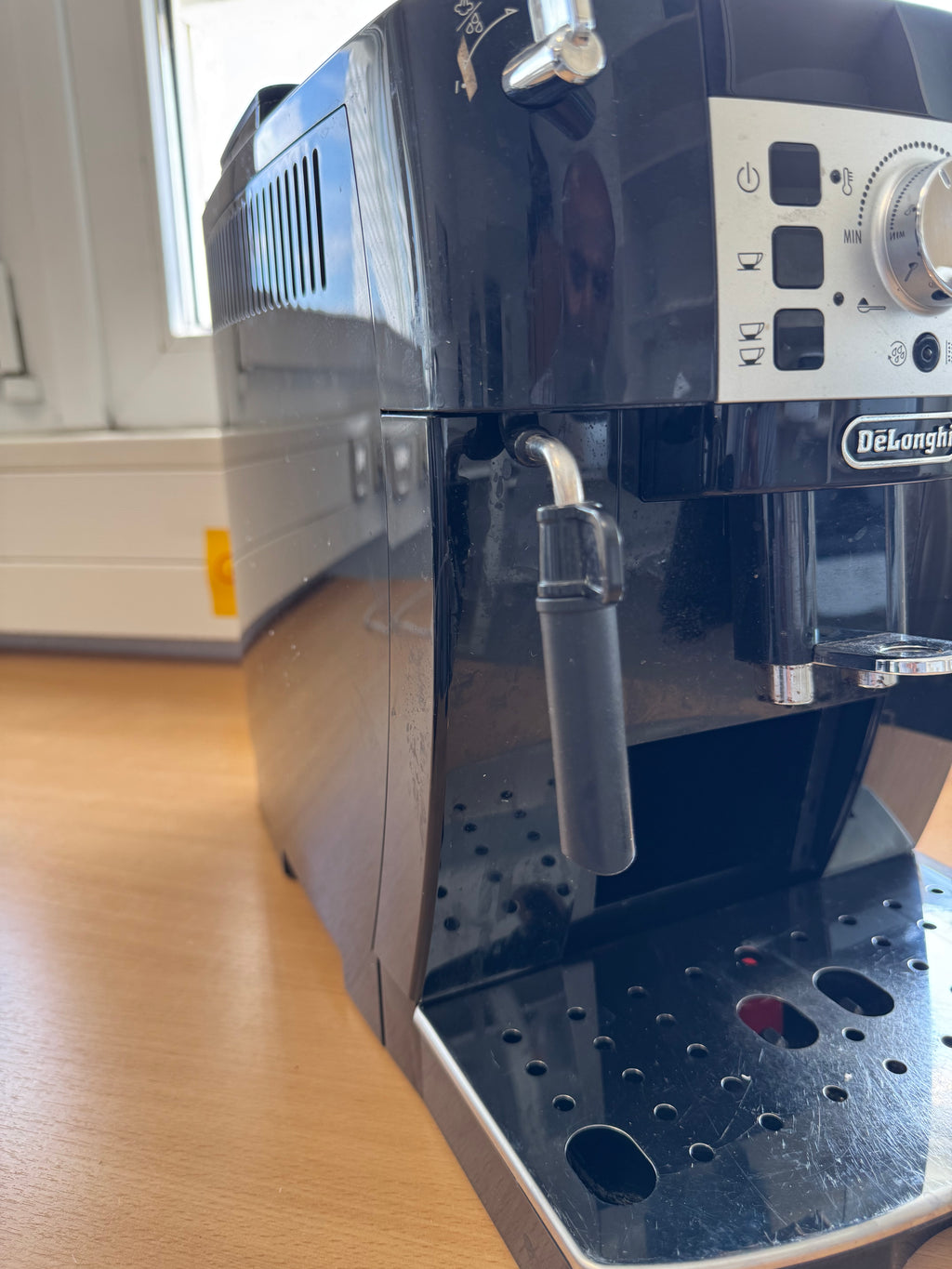 De’Longhi Magnifica S ECAM22110B Kaffeevollautomat Schwarz Medium
