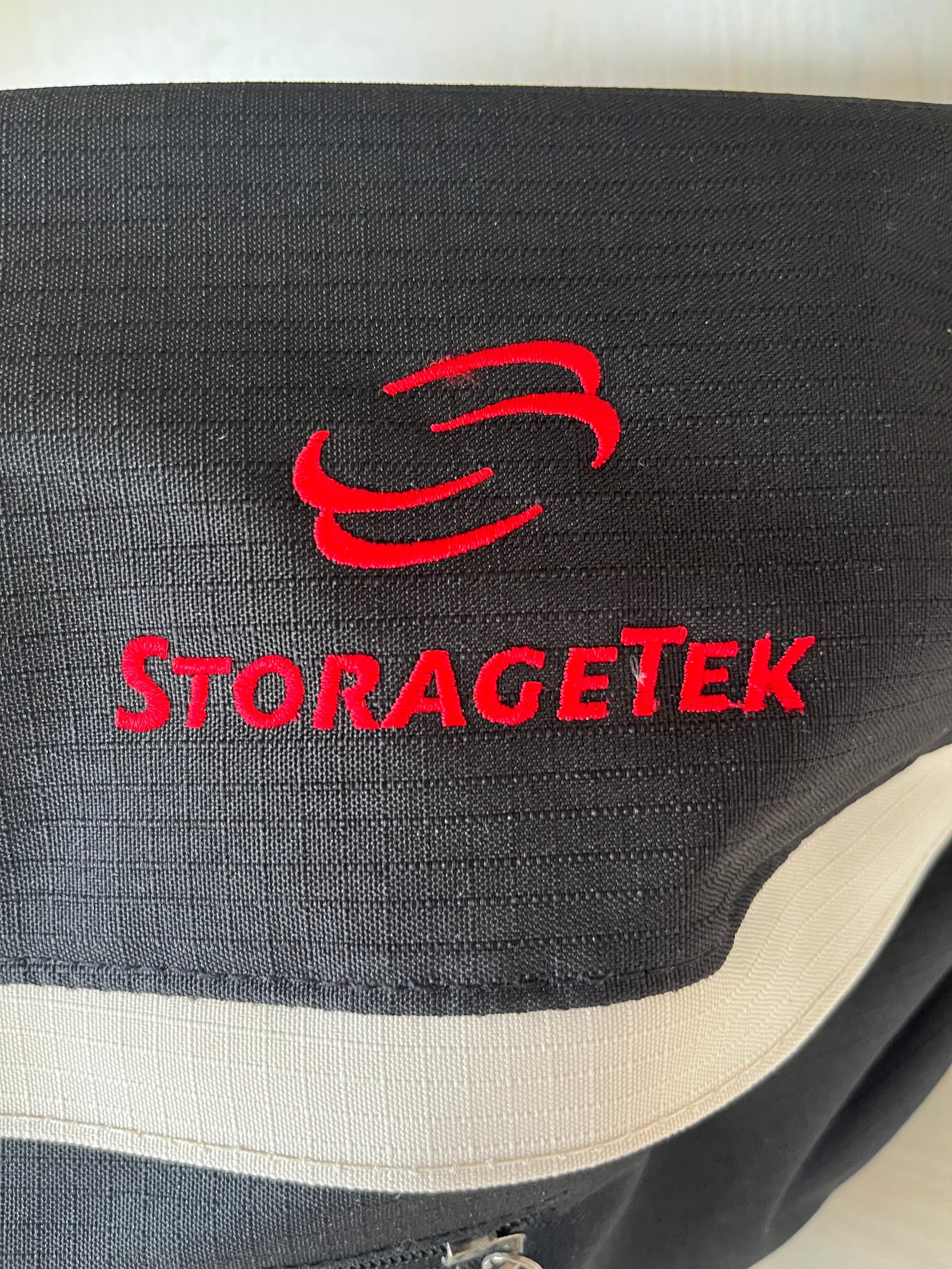 StorageTek Urban Design Messenger Bag Medium Polyester Sehr Guter Zustand