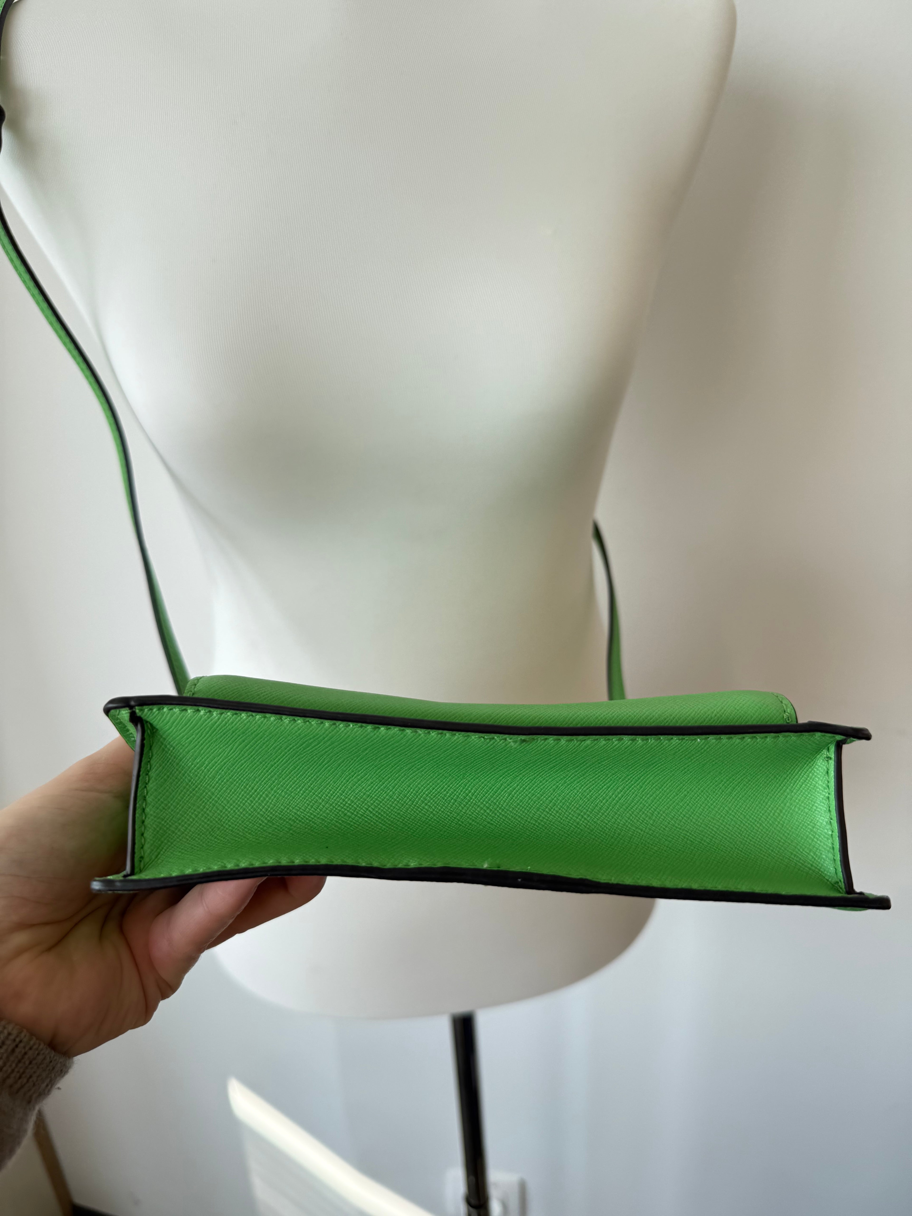 Coccinelle Alpha Crossbody Small – Saffiano Leder, Grün, Sehr Gut