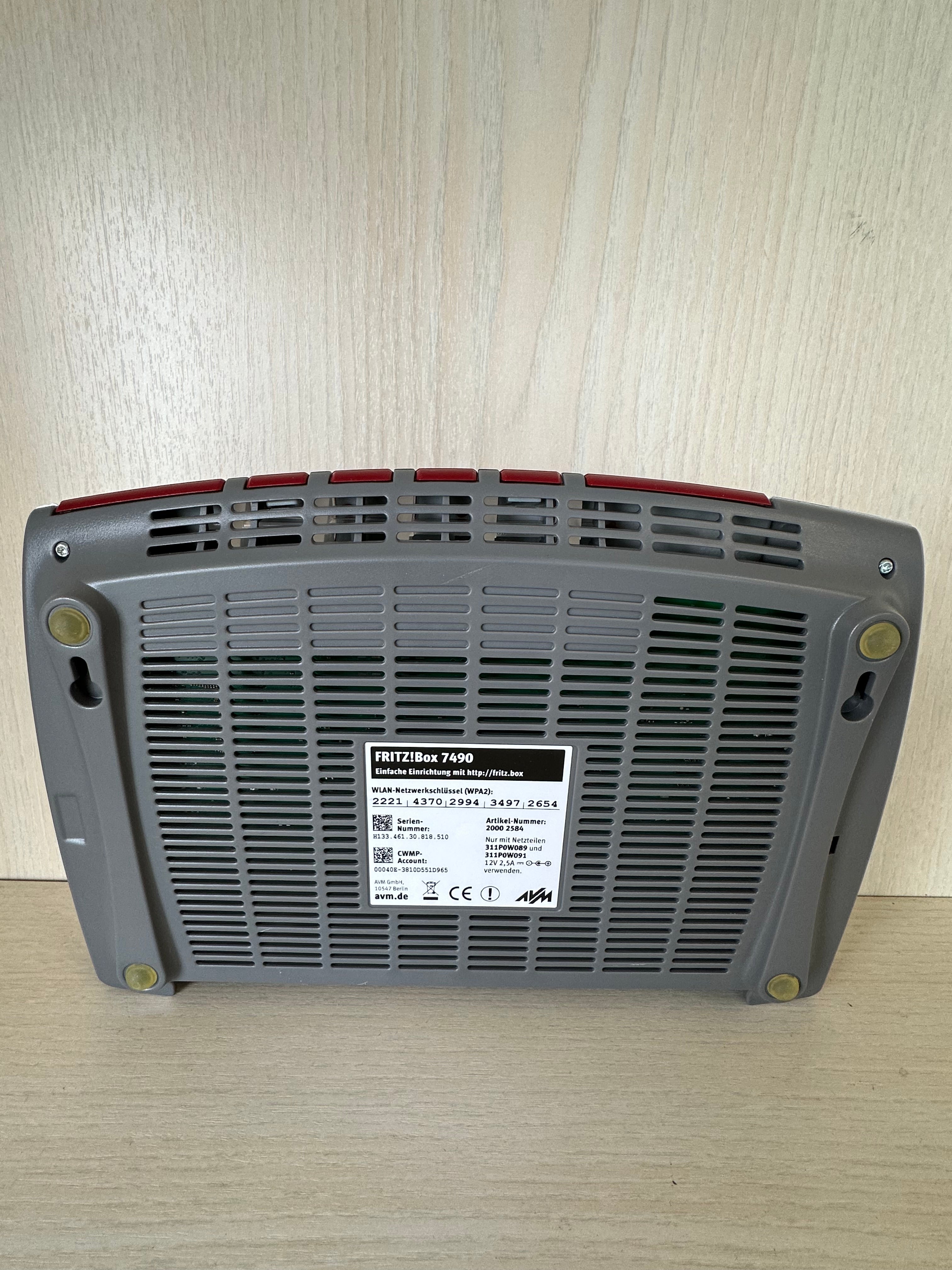 AVM FRITZ!Box 7490 – WLAN Router, Rot/Weiß, guter Zustand