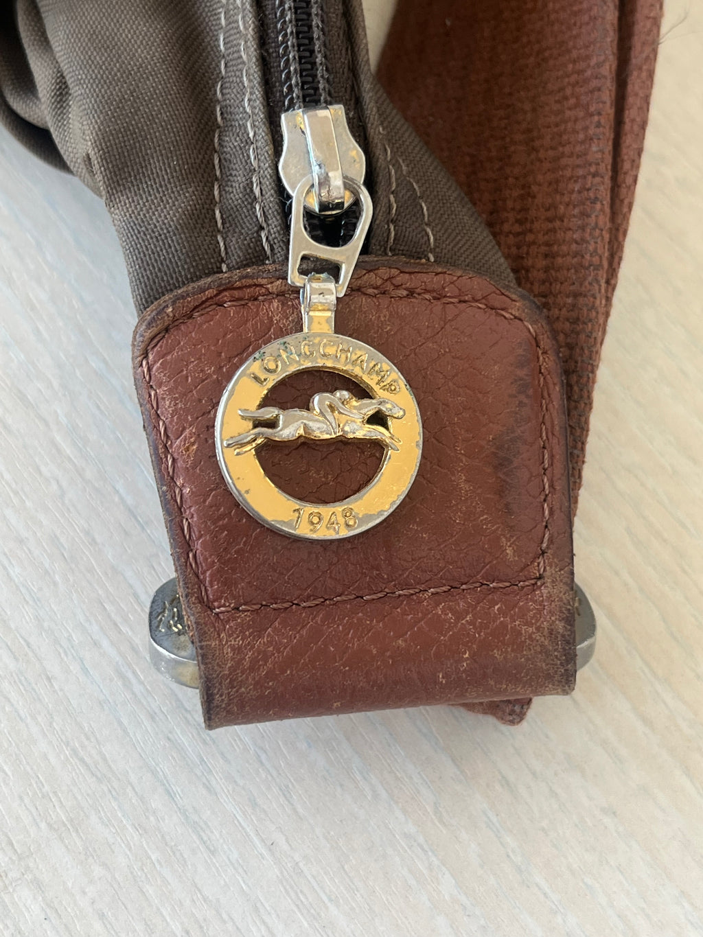 Longchamp Le Pliage Hobo/Crossbody, Medium, Nylon, Khaki/Cognac, Used Condition