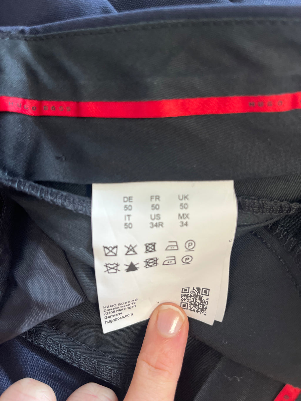 Hugo Boss Anzug Größe 50 Navy 100% Schurwolle – Sehr guter Zustand