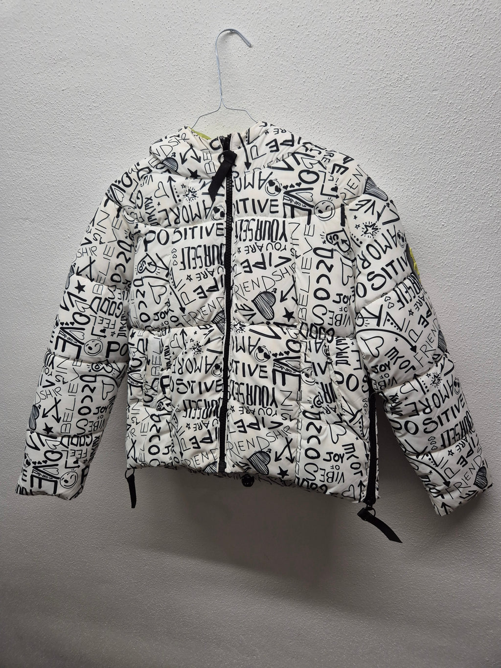 PINKO UP „Positive Vibes Graffiti“ Pufferjacke Weiß/Schwarz Gr. M, Gut