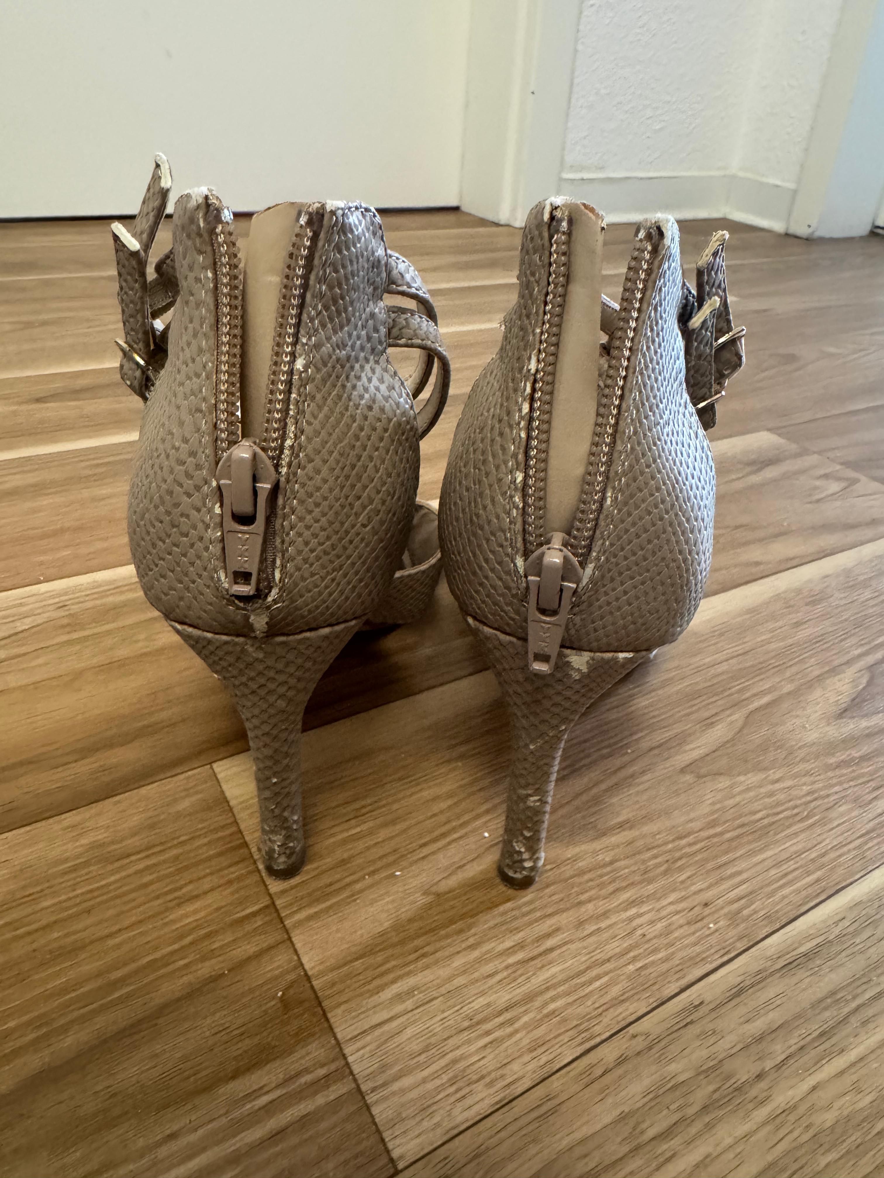Bullboxer Fringe Sandalen – Kunstleder, Cream, Gr. 38, Zustand: Stark gebraucht
