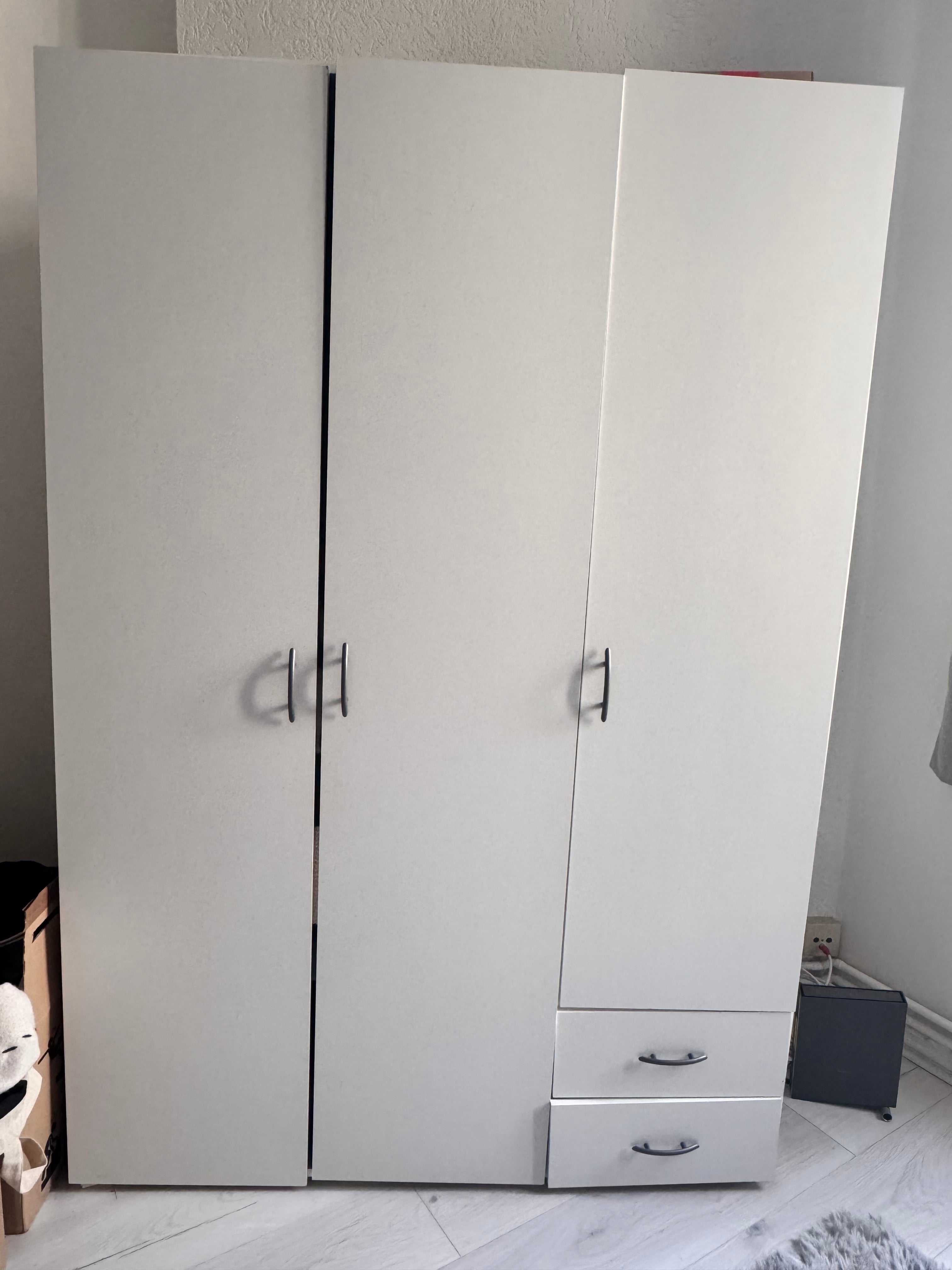 IKEA VALLSTENA Kleiderschrank Weiß 3-türig 2 Schubladen Holz Sehr gut