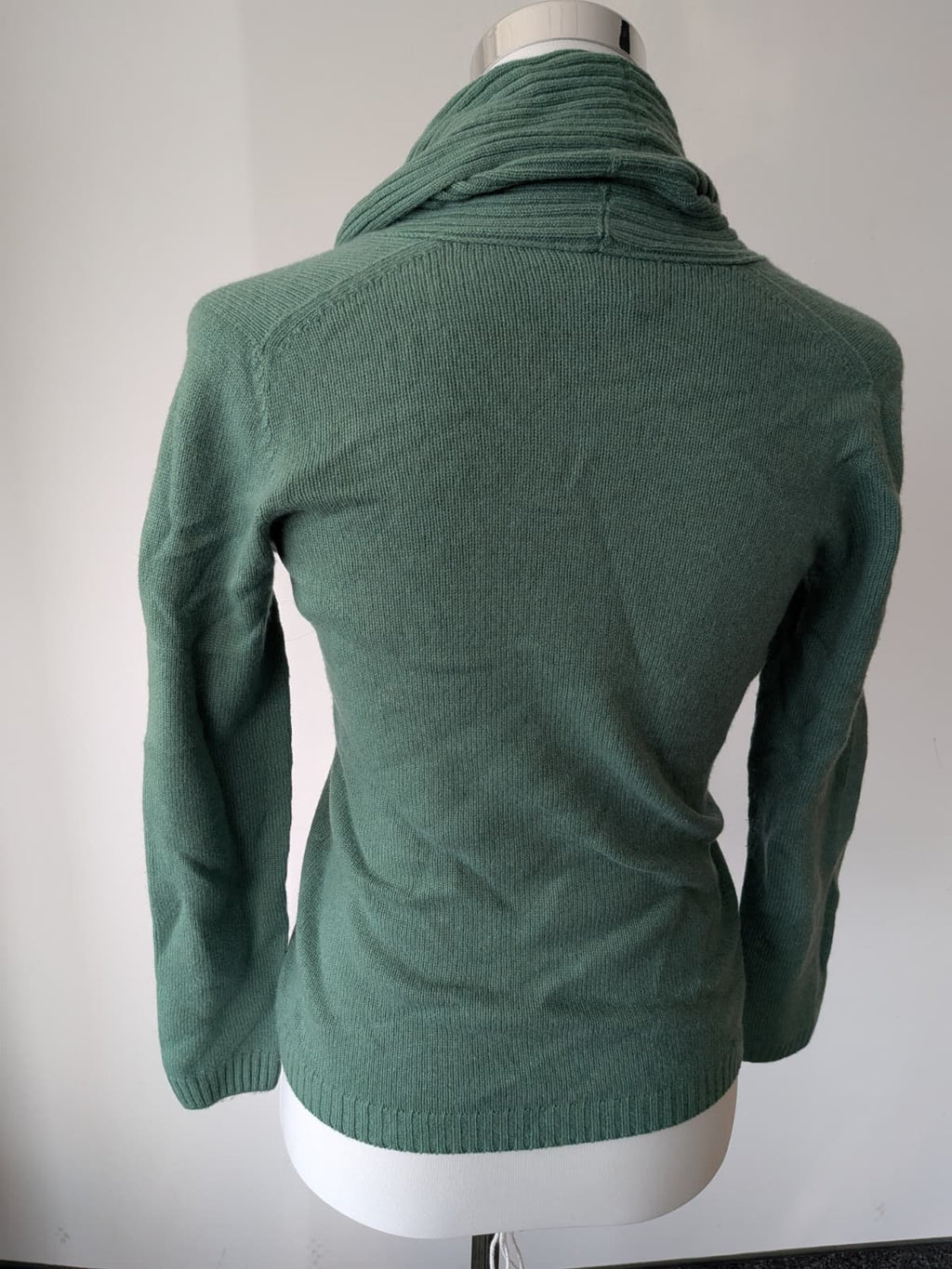 Poster Cowl-Neck Pullover, Italien, Wolle-Kaschmir, Salbeigrün, Gr. XX, Sehr Gut