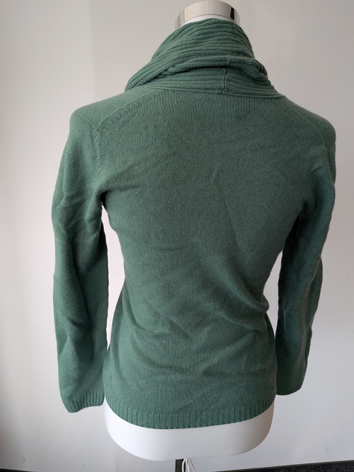 Poster Cowl-Neck Pullover, Italien, Wolle-Kaschmir, Salbeigrün, Gr. XX, Sehr Gut