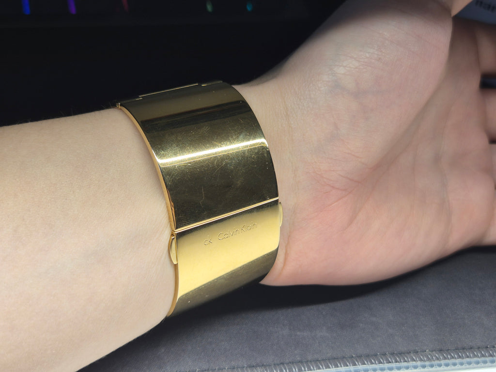 Calvin Klein K34234-00 Damen Cuff Uhr – Edelstahl, Gold, Gut, Batterie nötig