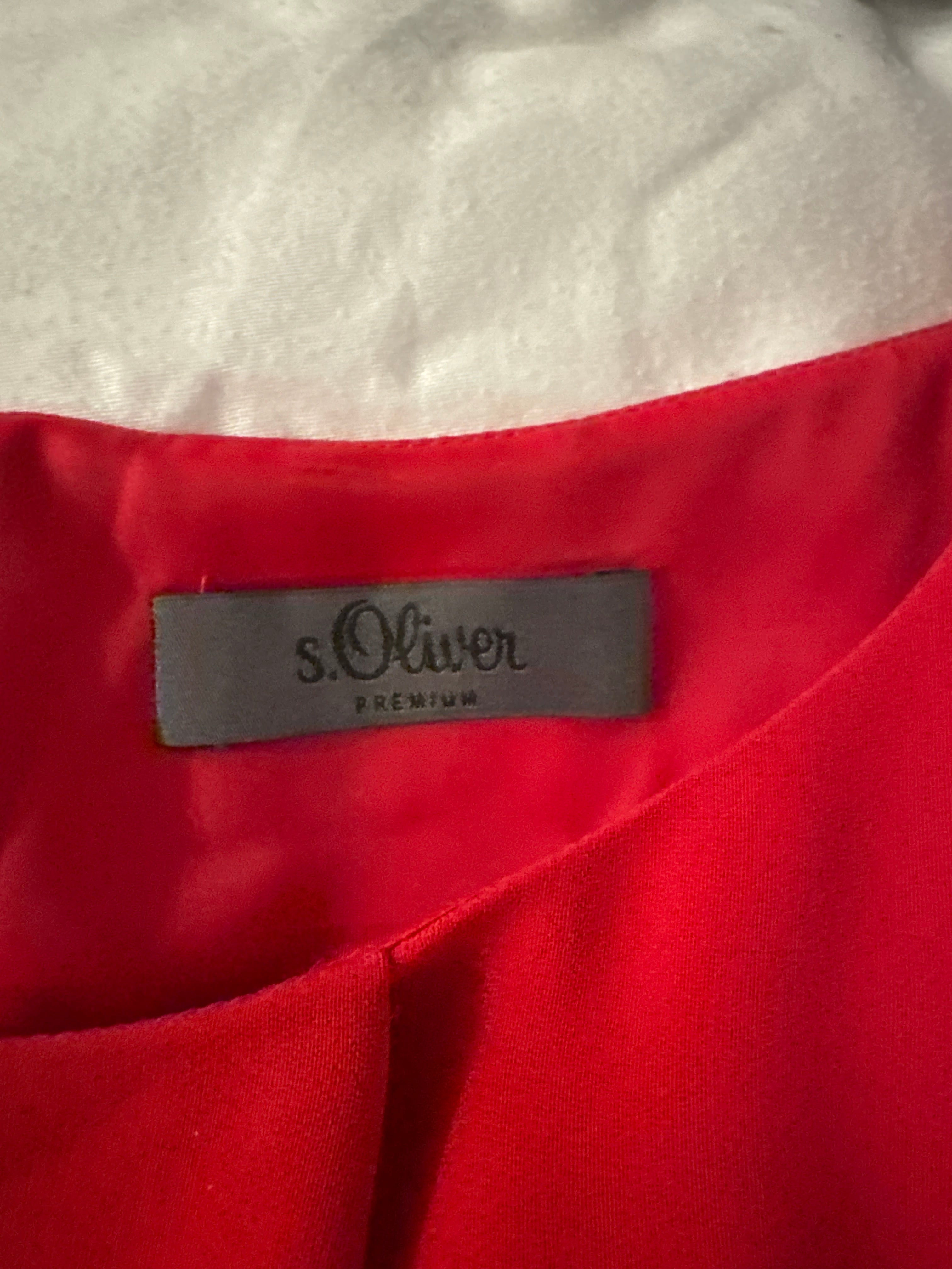 s.Oliver PREMIUM Etuikleid – Rot, Größe 40, Sehr guter Zustand