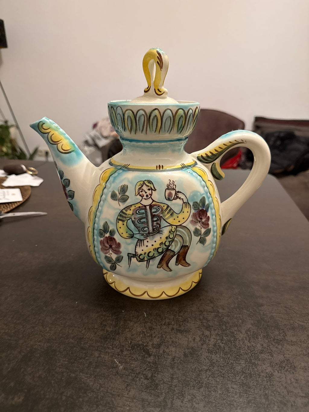 Handbemalte italienische Maiolica Keramik-Teekanne, klein, sehr guter Zustand
