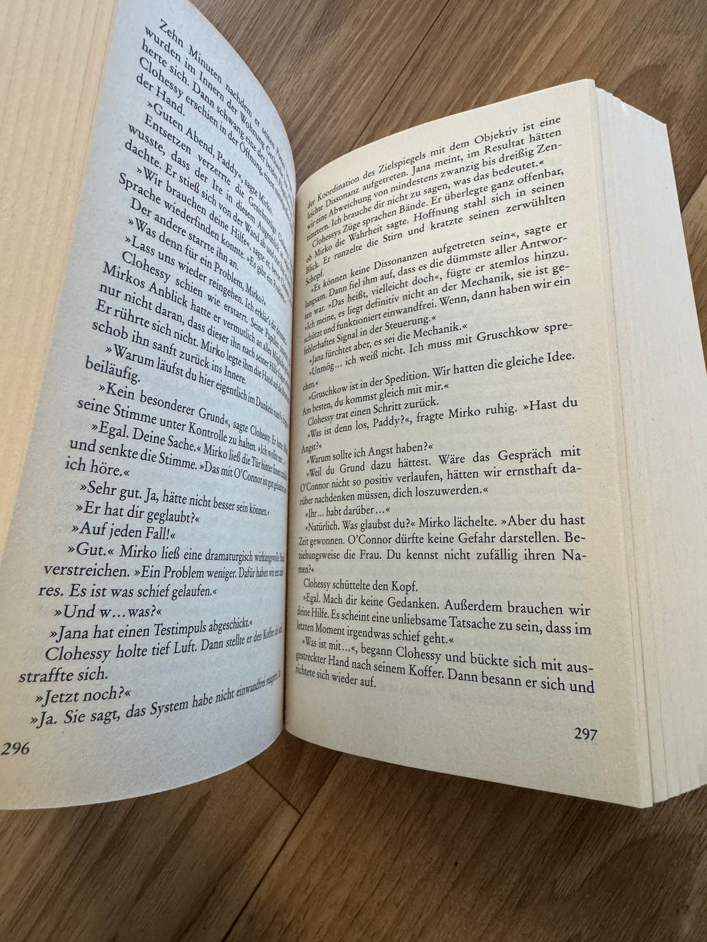 Frank Schätzing – “Lautlos” (Silent) Paperback, Very Good Condition