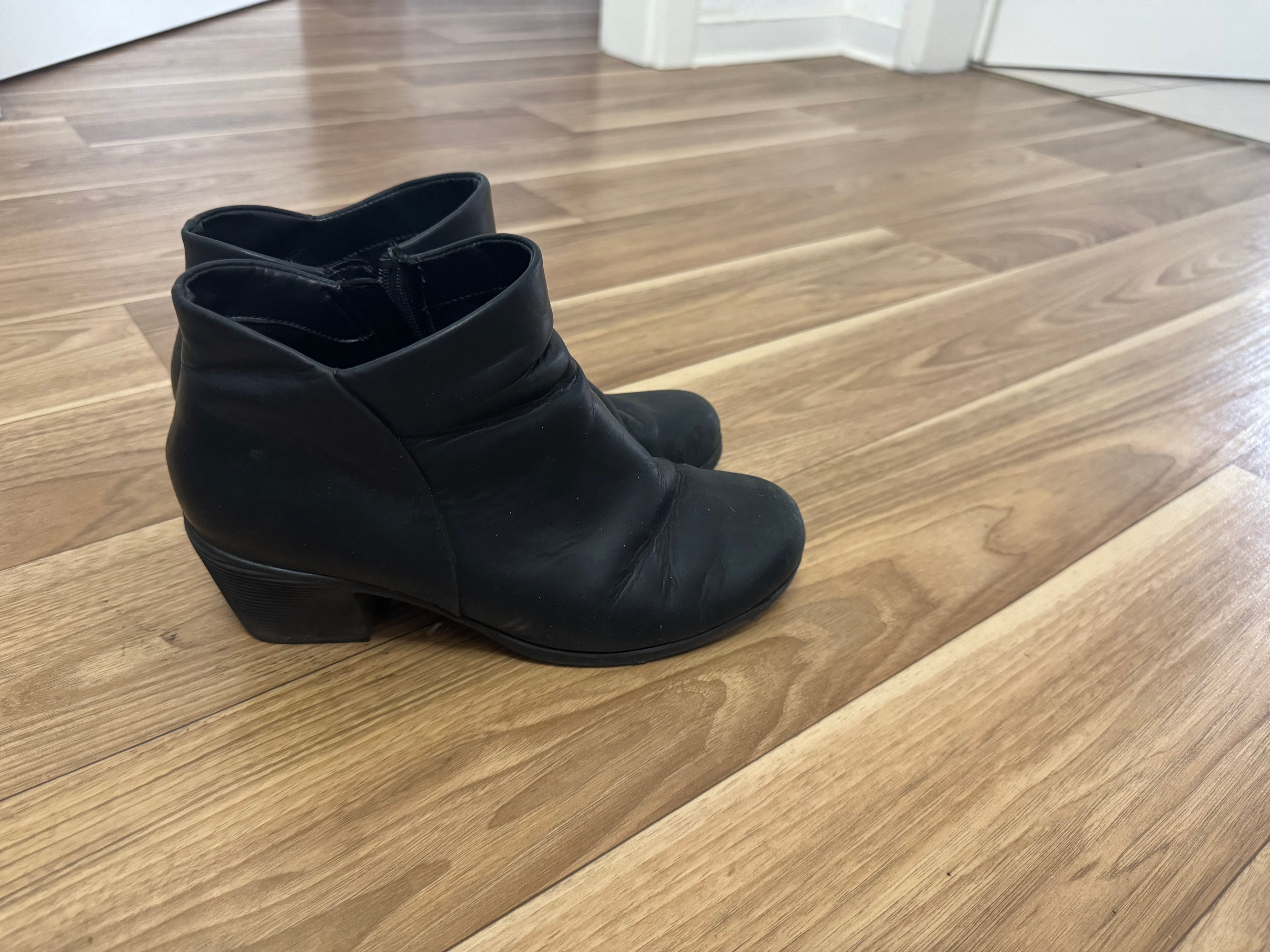 Clarks Unstructured Damen Leder Stiefeletten 37.5 Schwarz Gebraucht