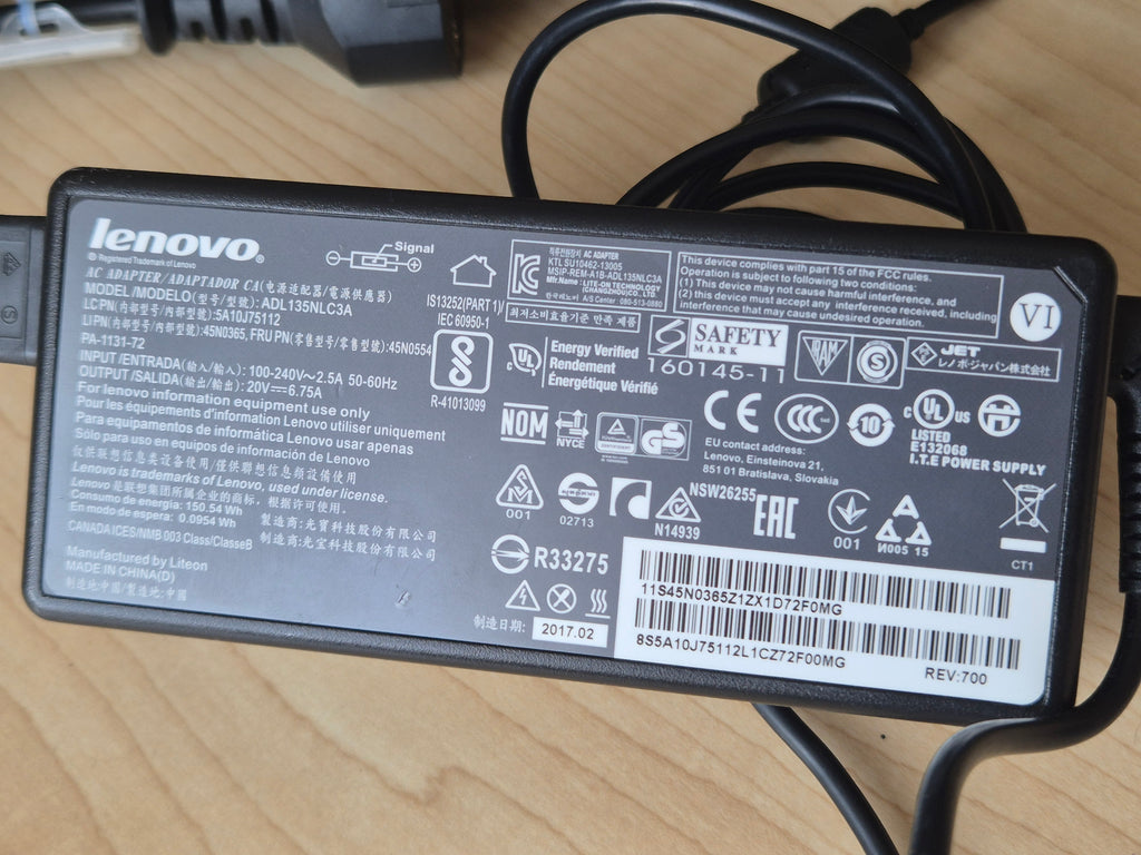 Lenovo ThinkPad Ultra Dock 40AJ + 135W Adapter, Black, Good Condition