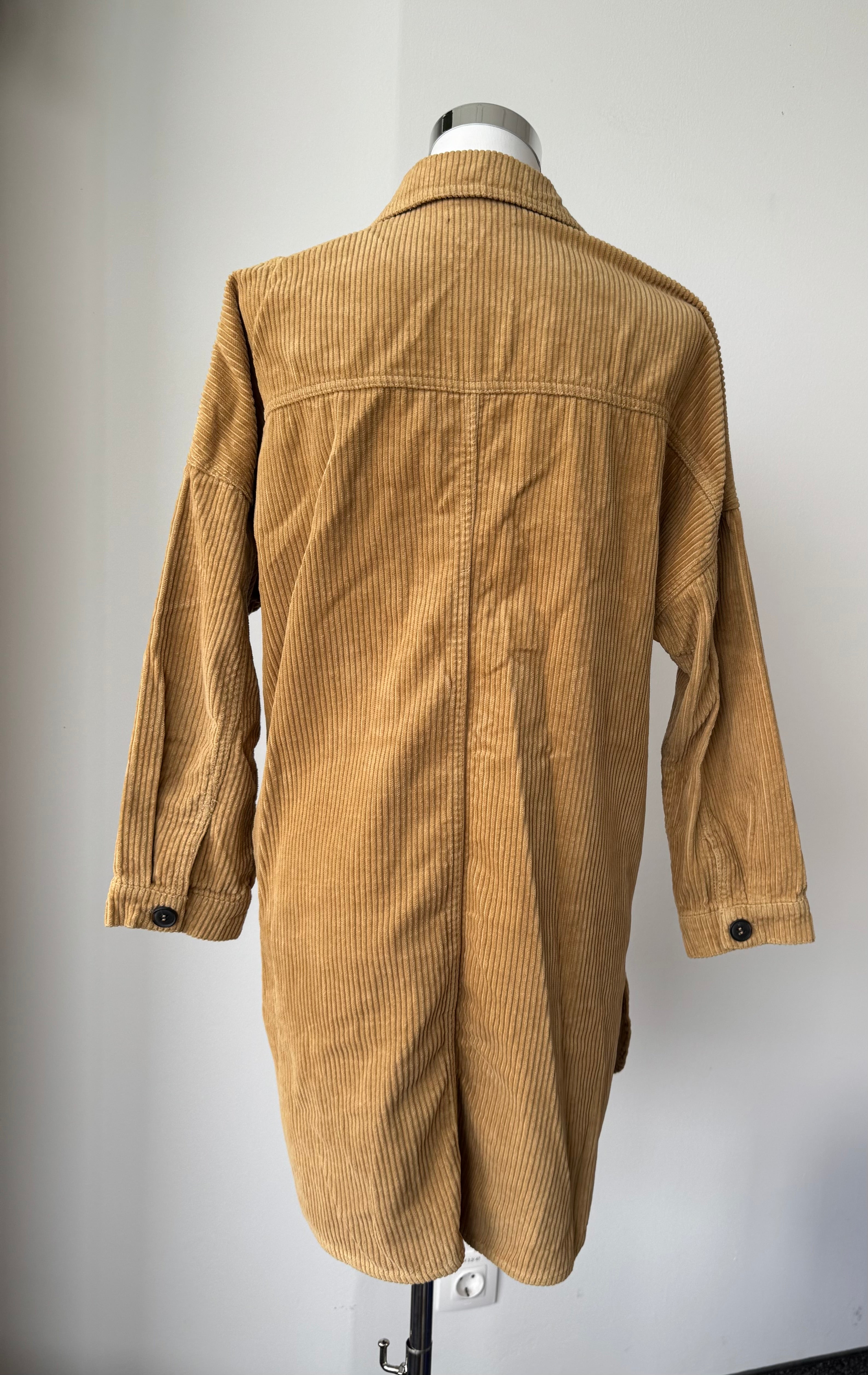 Zara TRF Cordjacke, Khaki, Gr. M – Sehr guter Zustand