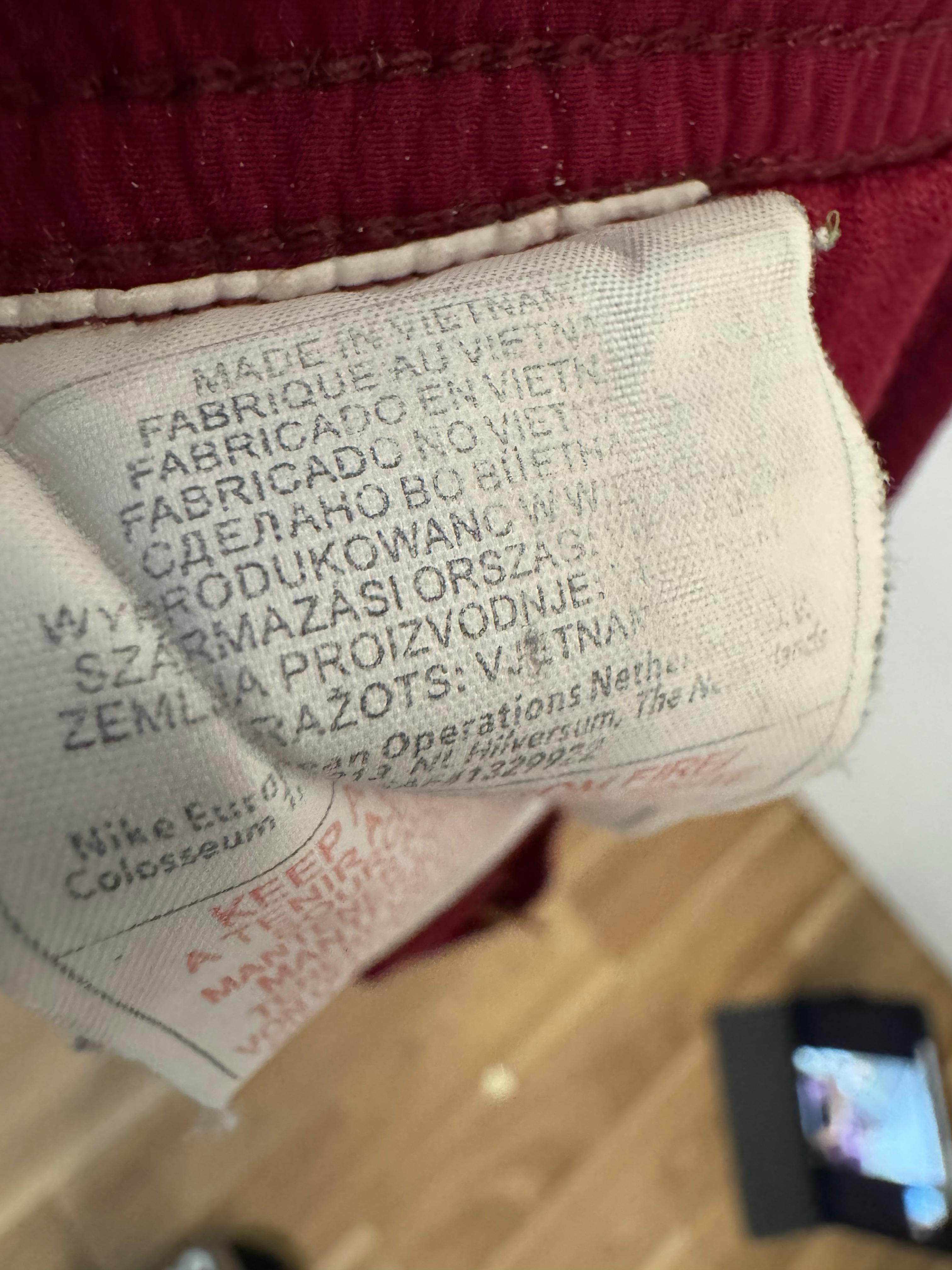 Nike Portugal Kinder Fußballshorts S (128-140 cm), Burgund/Gold, Sehr Gut