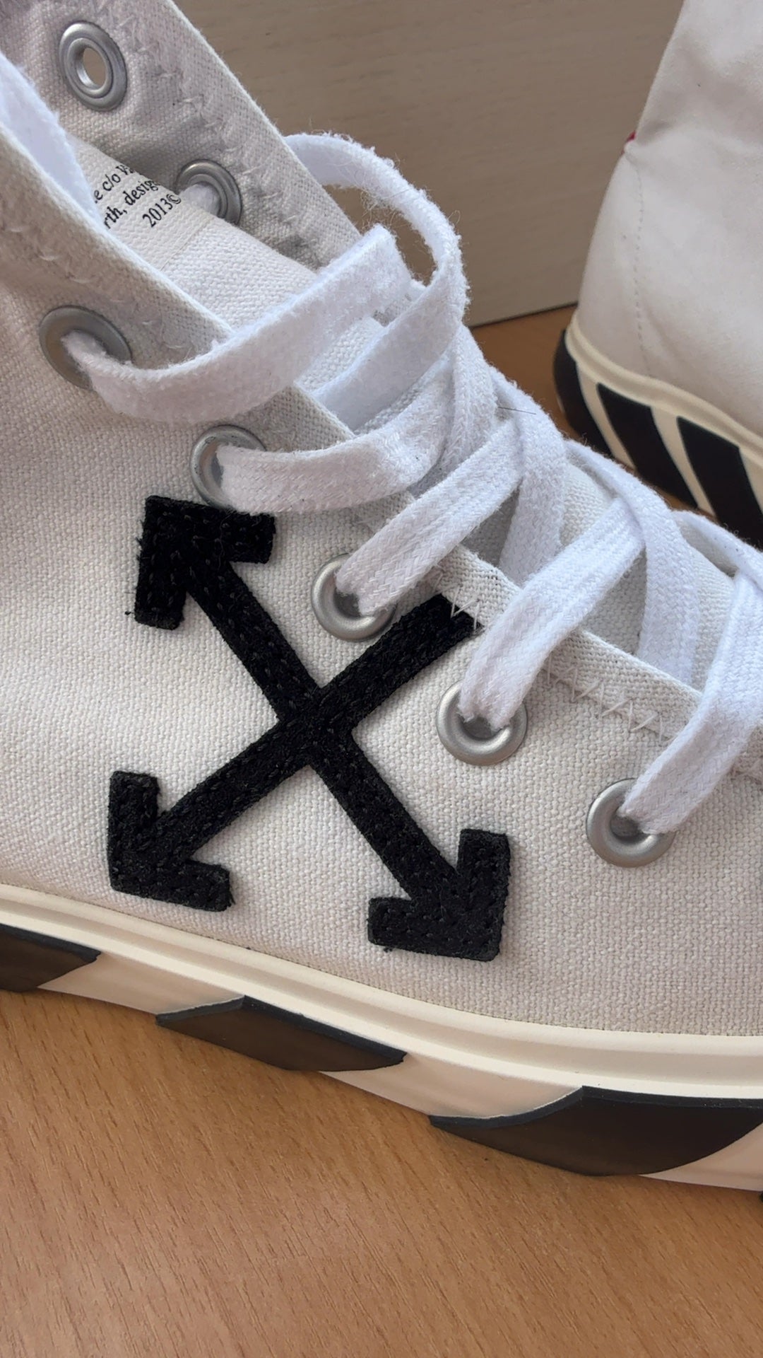 Off-White Vulcanized High-Top Sneakers White Canvas EU 42 Like New