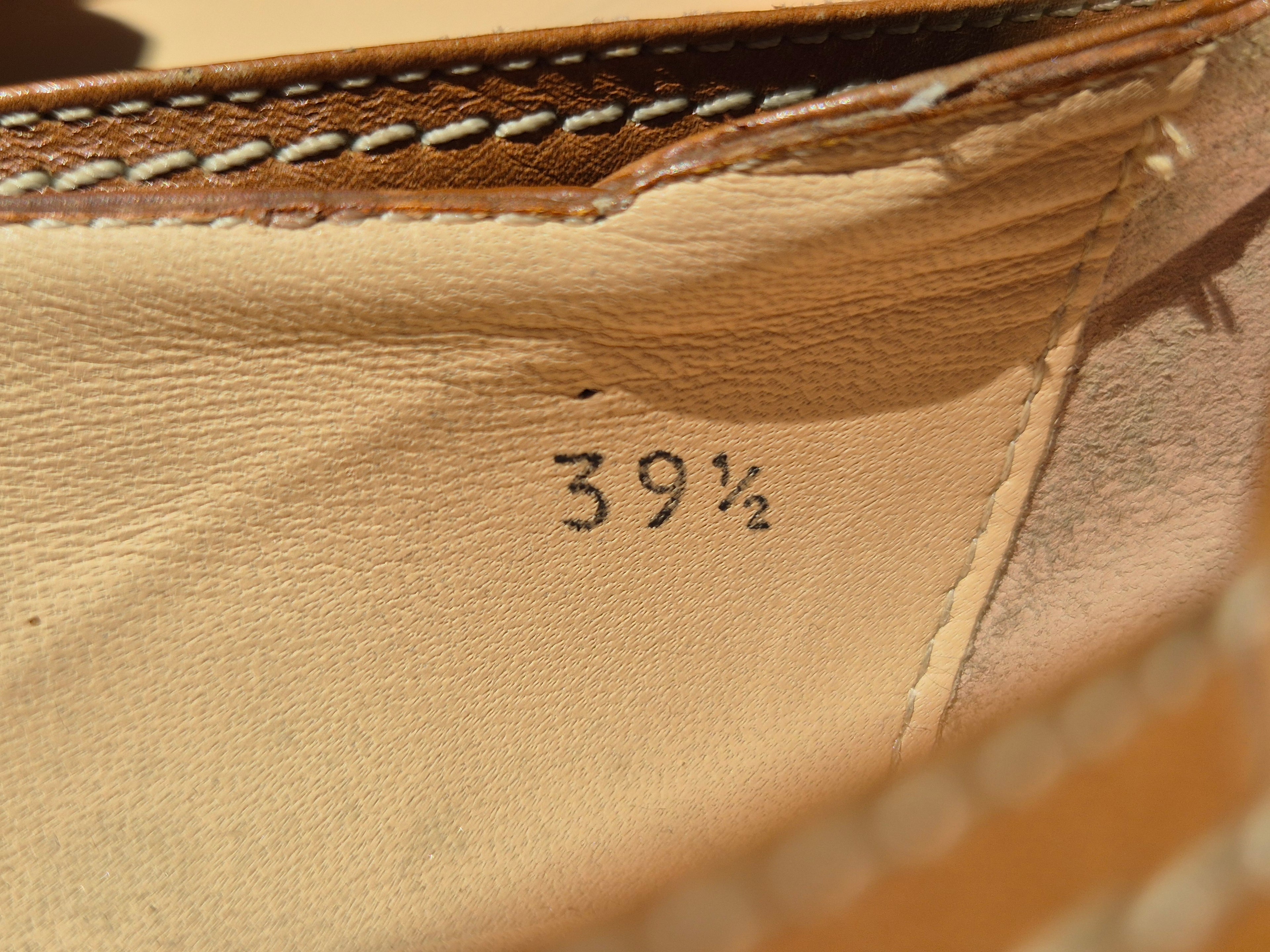 Tod’s Women’s Leather Loafers Tan EU 39.5 Square Toe w/ Dust Bag Good Condition