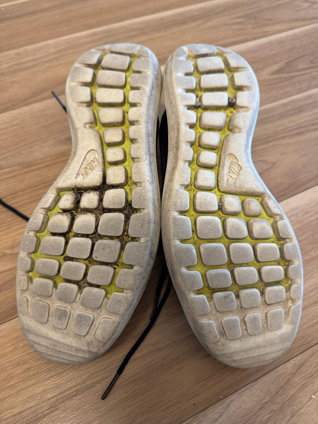 Nike Juvenate Women’s Sneakers EU 38 Palm Green/White – Very Good Condition