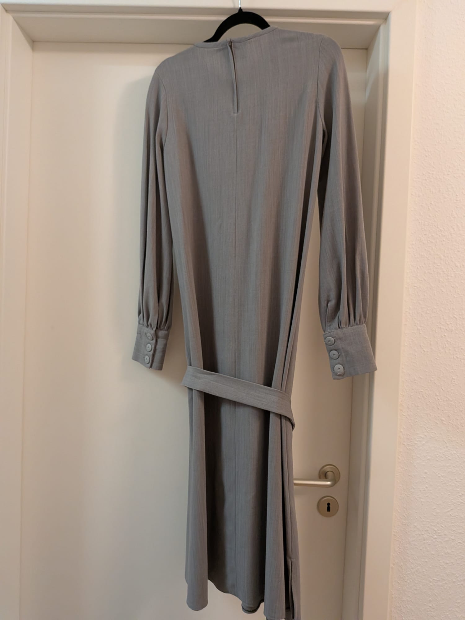 Self Made Belted Midi Dress – Grey, Medium, Crepe de Chine Silk, Very Good
