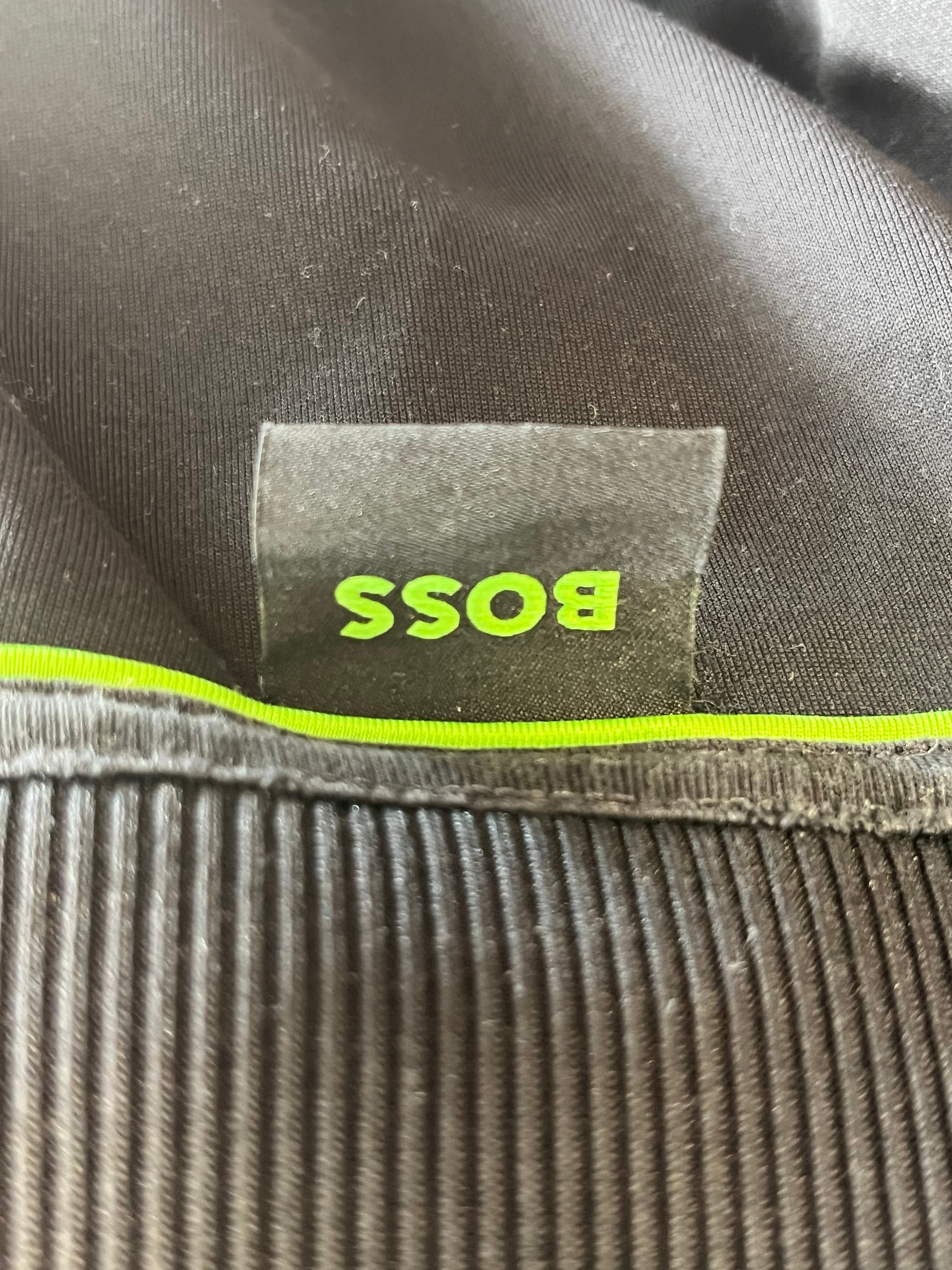 BOSS Athleisure Trainingsanzug Größe M – Schwarz, guter Zustand