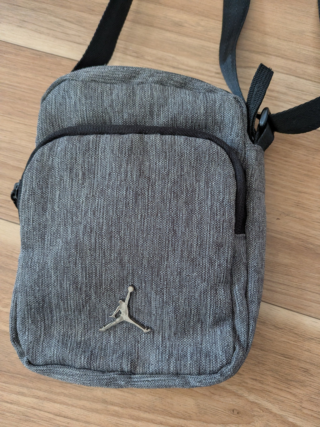 Nike Jordan Jumpman Crossbody Bag Klein – Heather Grey – Sehr Gut