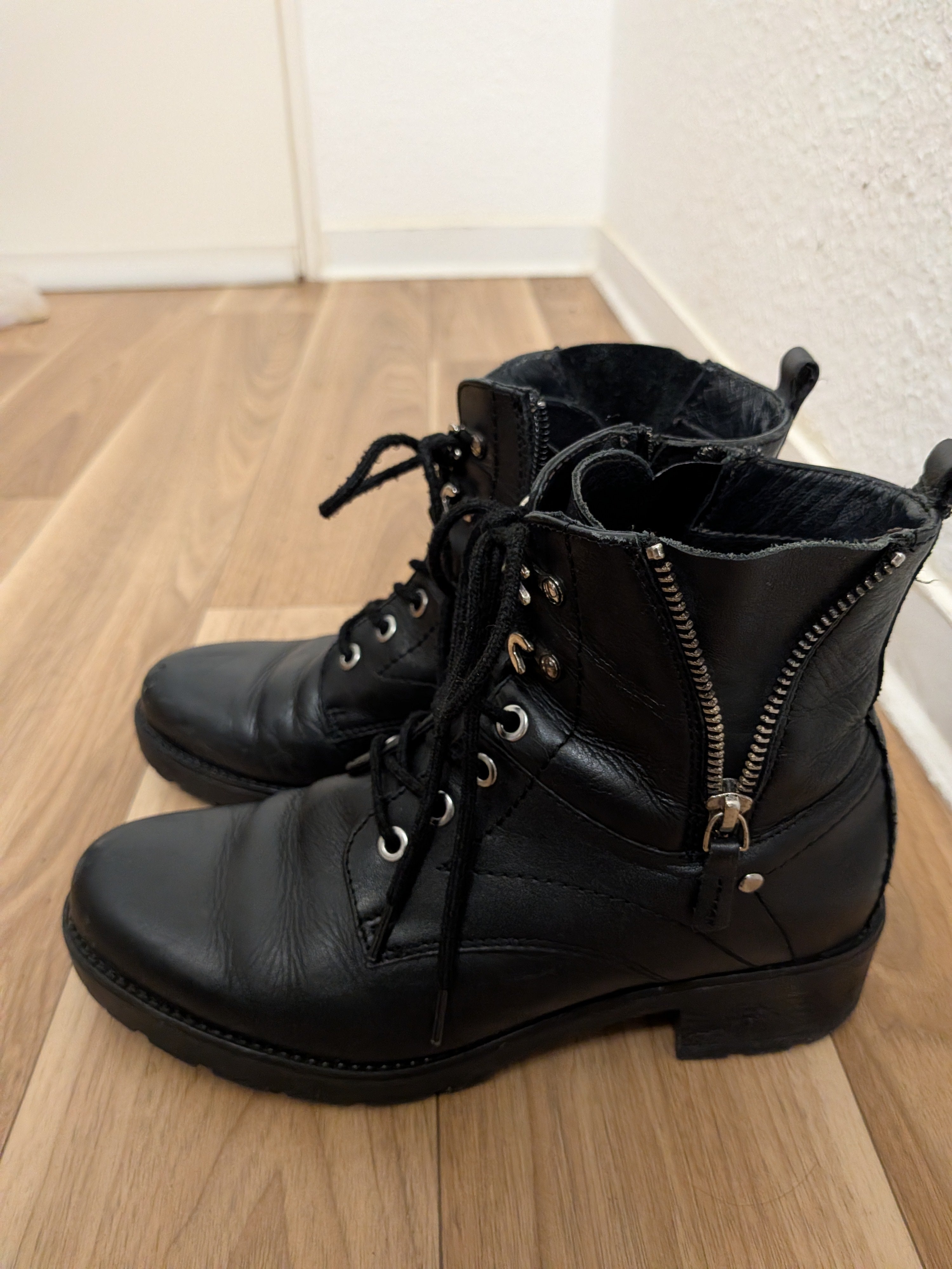 Schwarze Combat/Lace-Up Boots EU 36 – guter Zustand