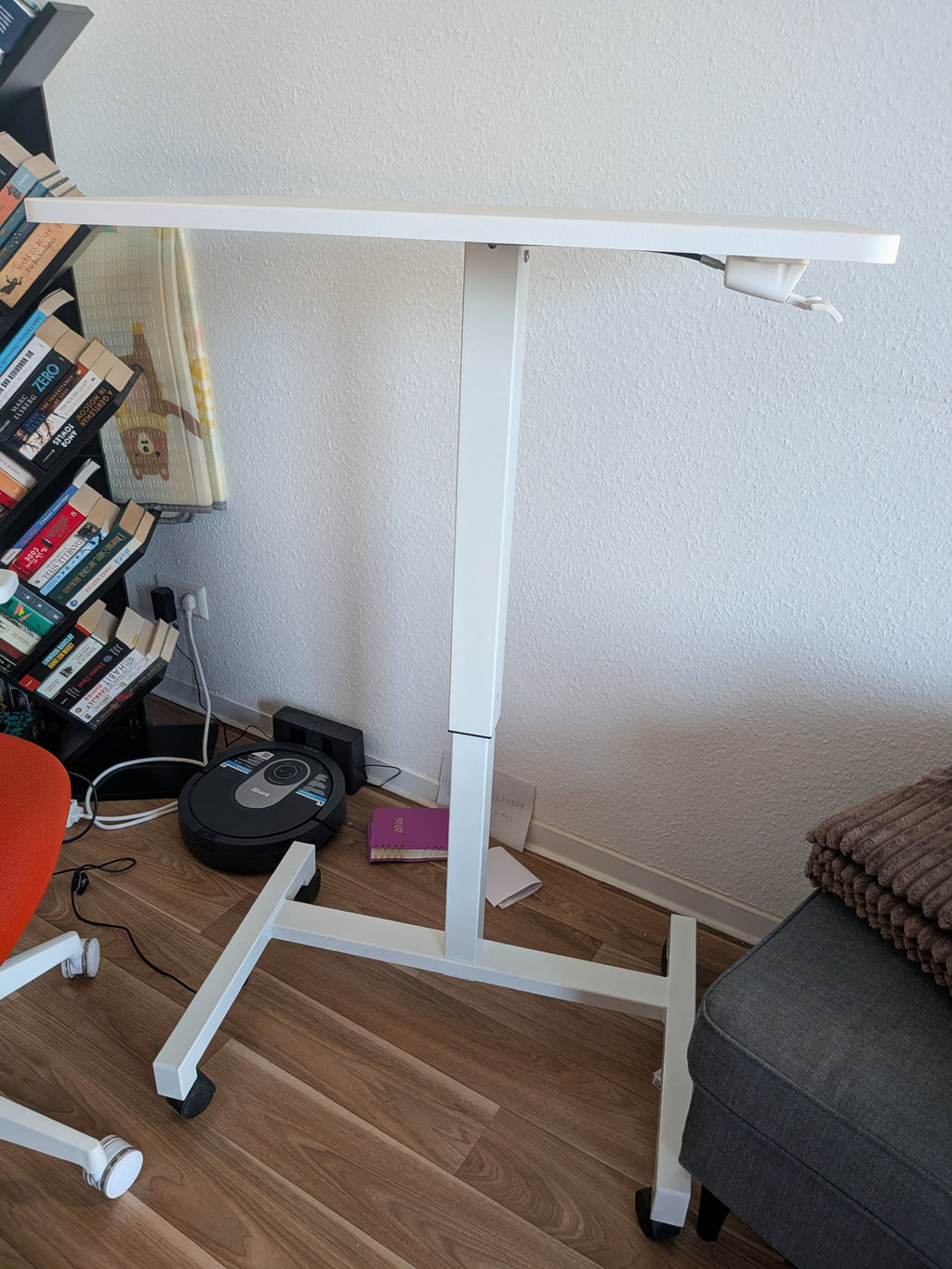 Mobiler, höhenverstellbarer Laptop-Tisch 70×48 cm Weiß, sehr guter Zustand