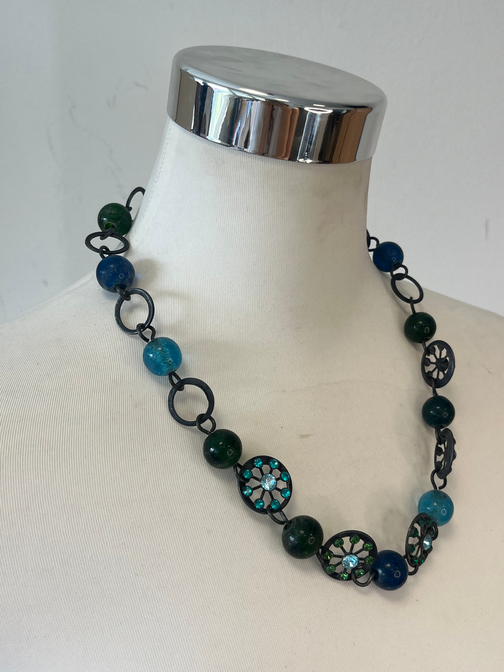Konplott Beaded Kette Gunmetal Messing Blau Grün Glas 60cm Guter Zustand