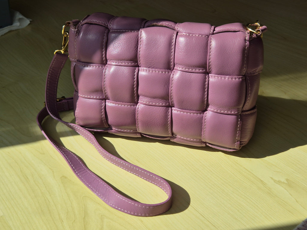 Borse in Pelle Cassette Crossbody Bag, Leather, Lilac, Medium, Chain & Strap, Used