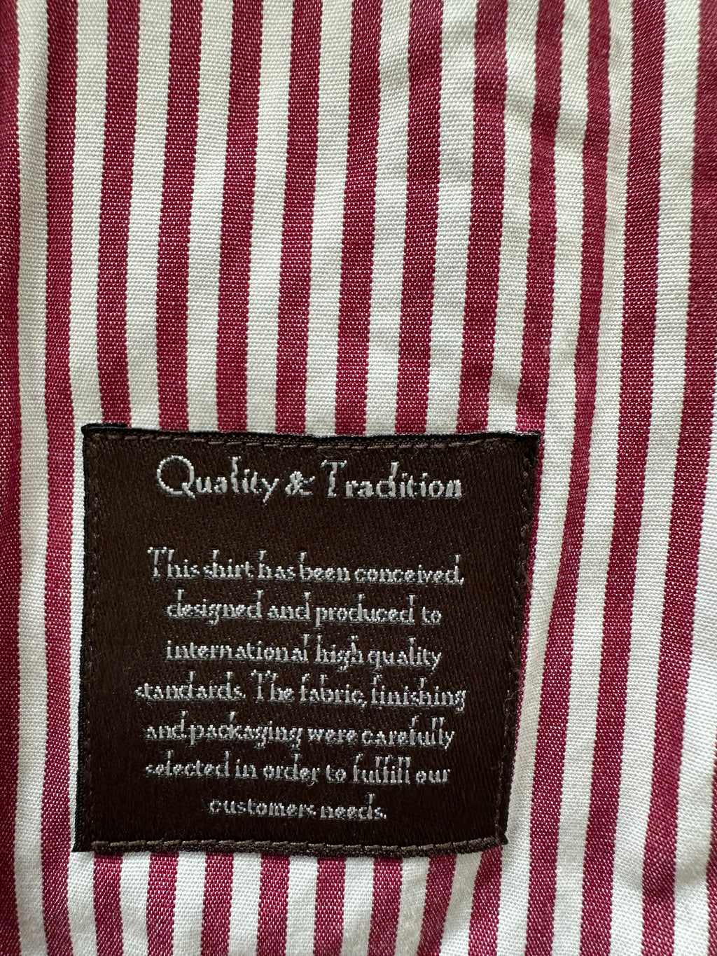 Sacoor Brothers Men’s Shirt 39 (15½) Red/White Stripes Classic Fit Good