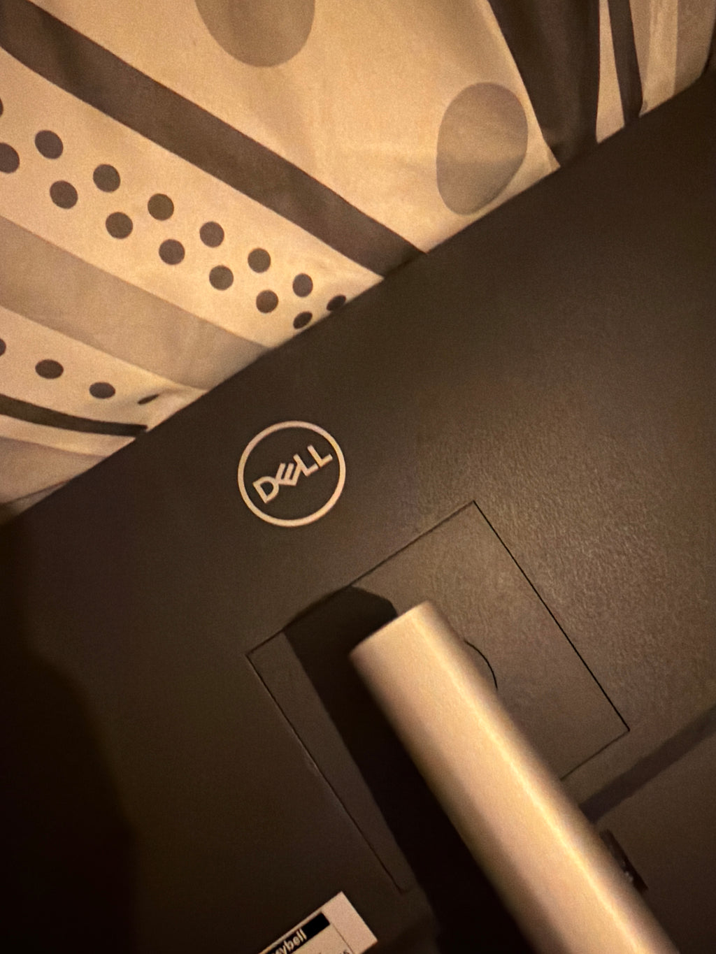 Dell P2723QE – 27 4K USB-C Monitor Schwarz, defekt/teilweise