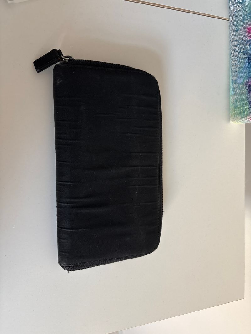 Prada Saffiano Leder Zip-Around Wallet 20cm – Schwarz, guter Zustand