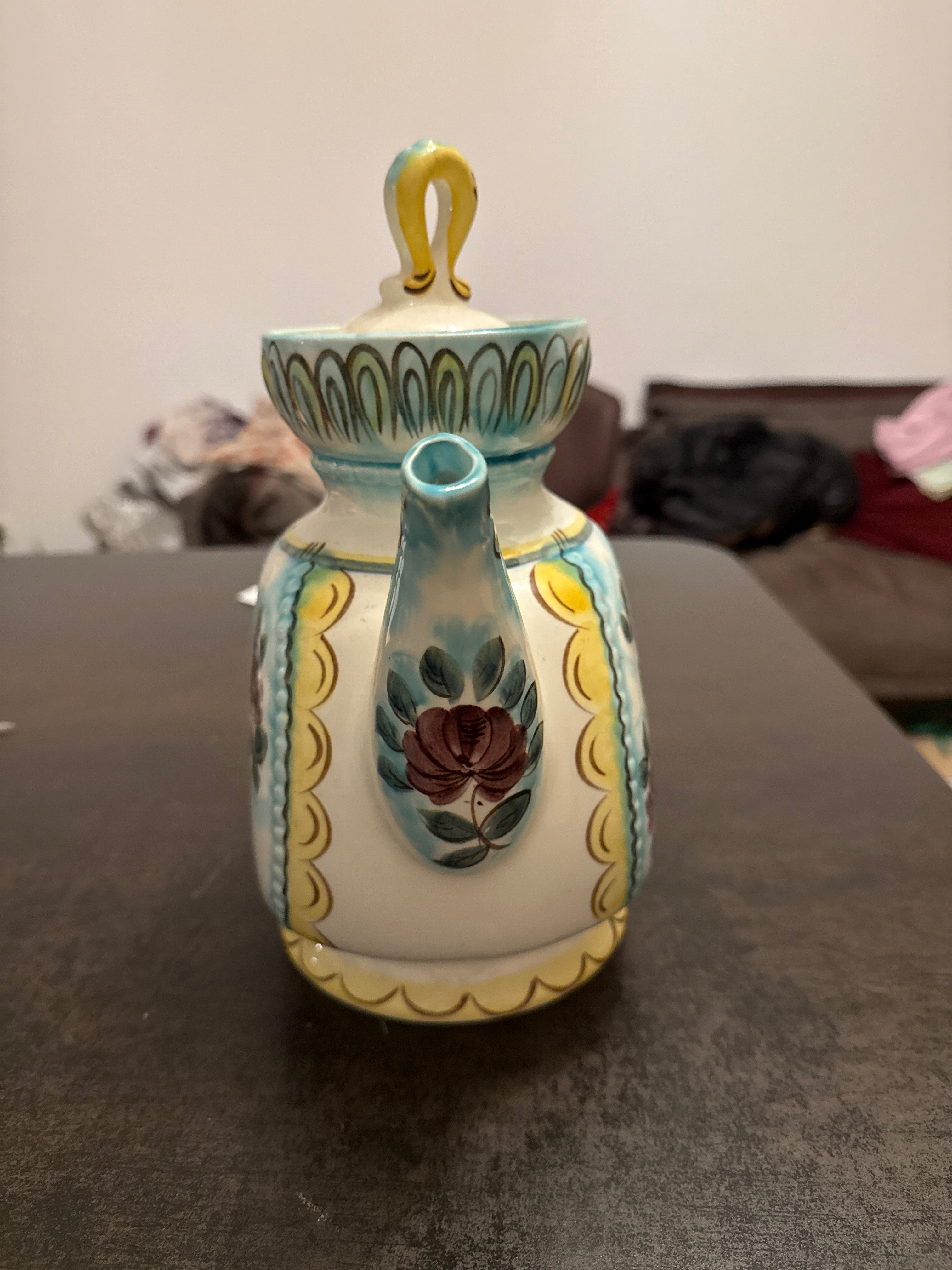 Handbemalte italienische Maiolica Keramik-Teekanne, klein, sehr guter Zustand