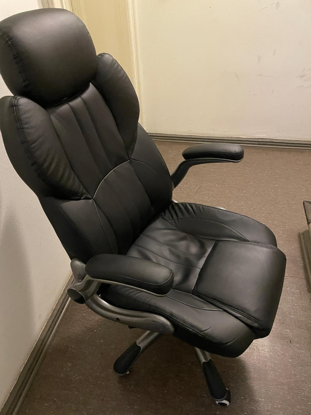Serta Smart Layers Brinkley High-Back Office Chair Black Bonded Leather, Good