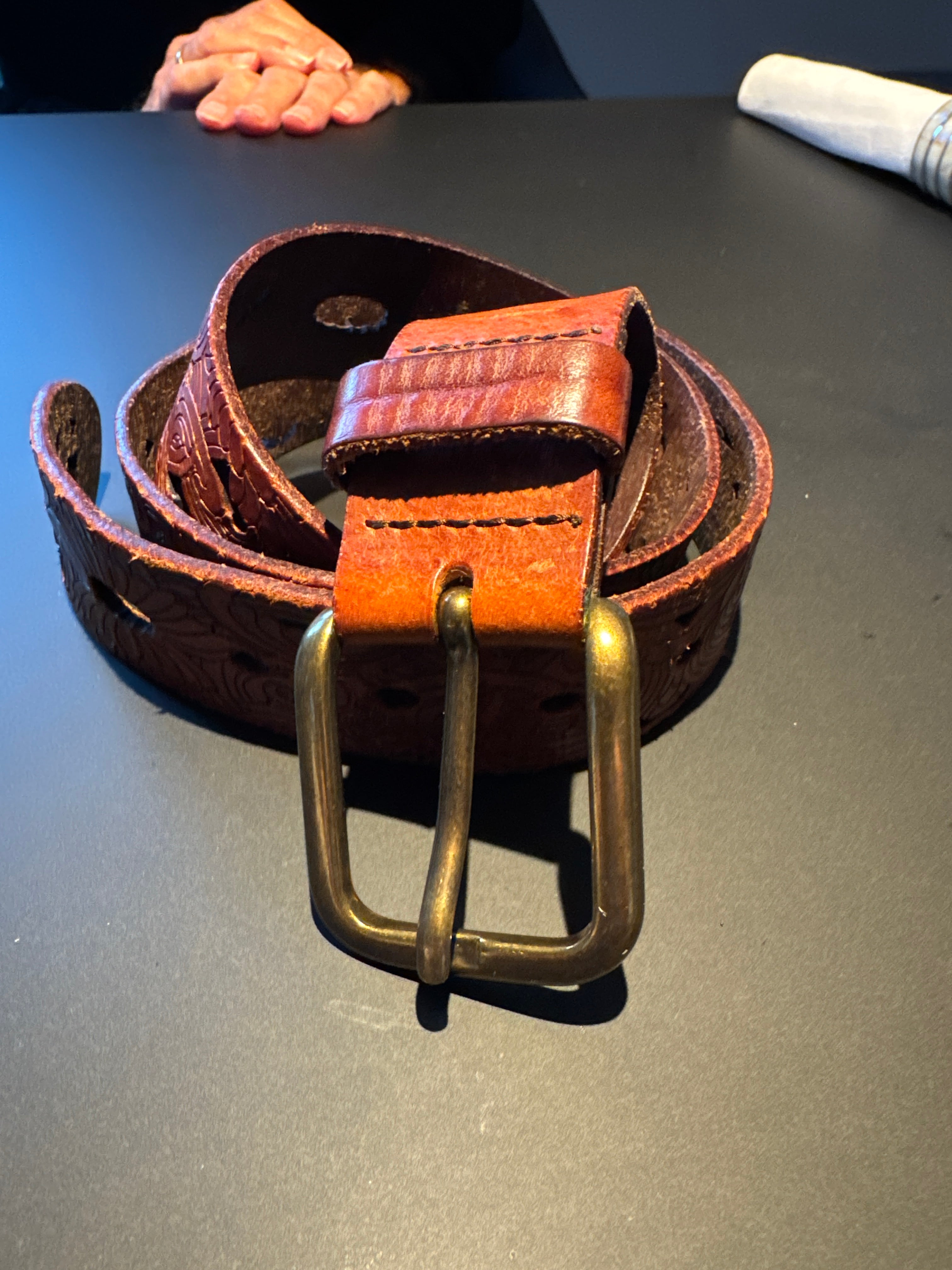 Massimo Dutti handgefertigter Ledergürtel, Größe 70, Messingschnalle, Braun