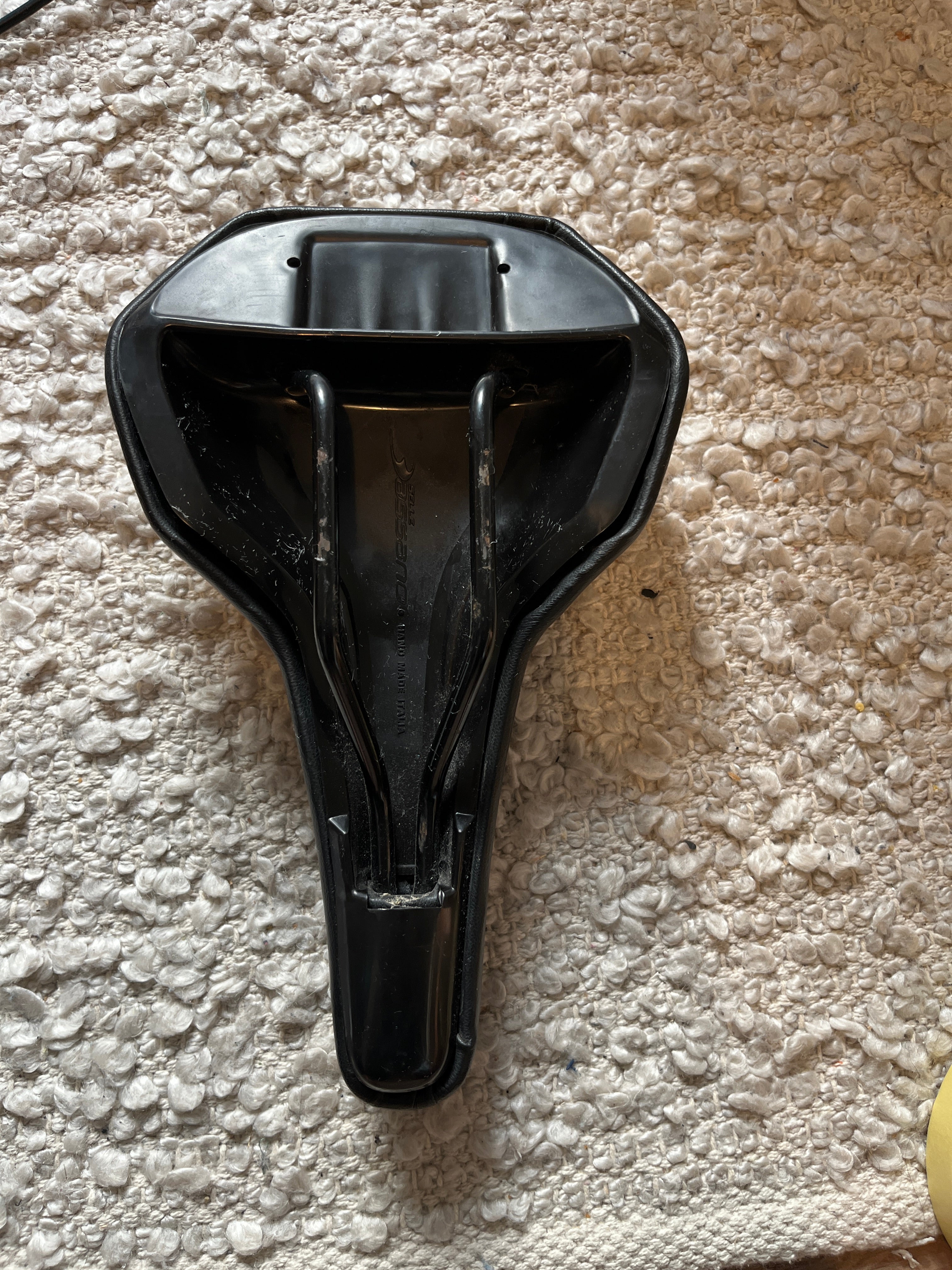 Selle Bassano Icon EL City Saddle Black Standard – Handmade Italy, Good Condition
