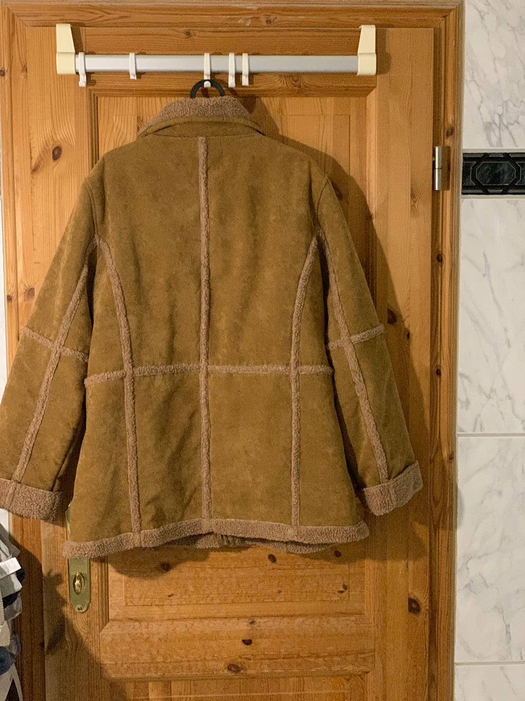 Vintage Marine Bleu Sheepskin Coat (L) – Caramel Brown, Good Condition
