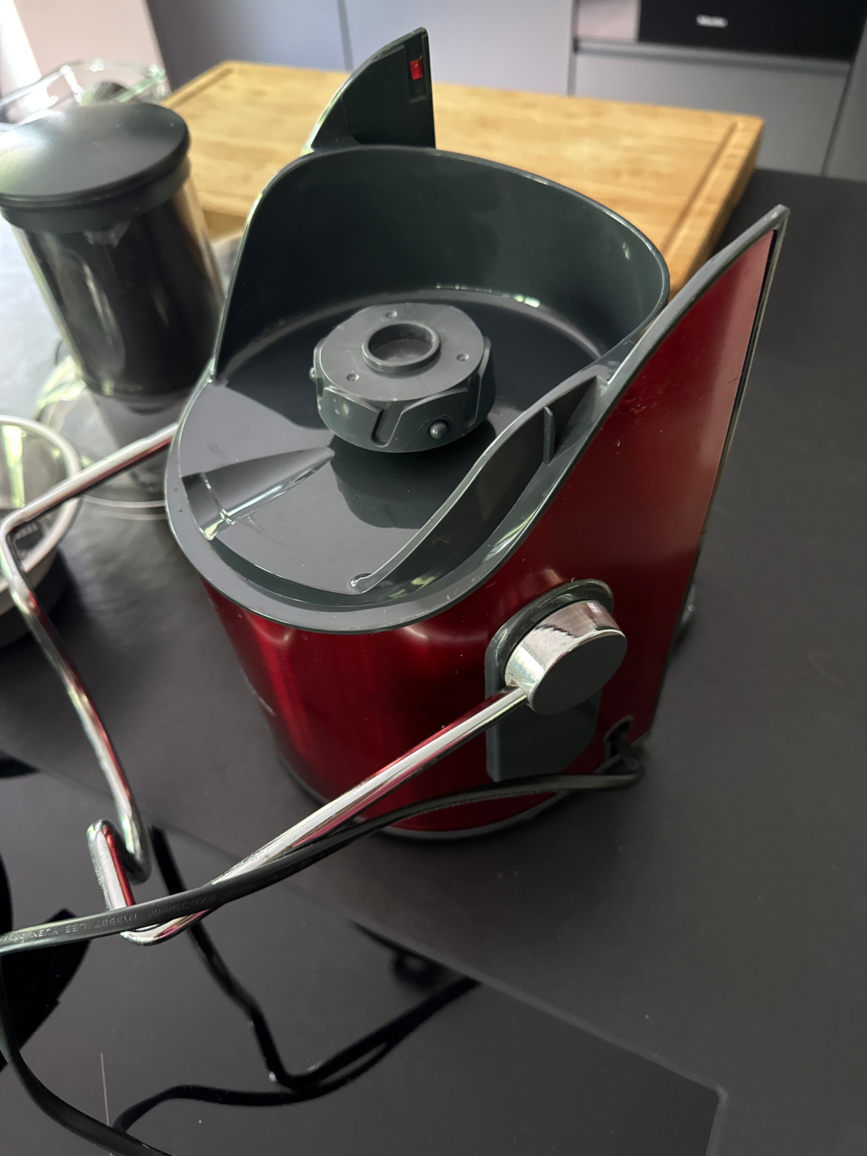 Moulinex JU650 Juice Extractor 1000W Red/Black XXL Feed Tube Good Condition